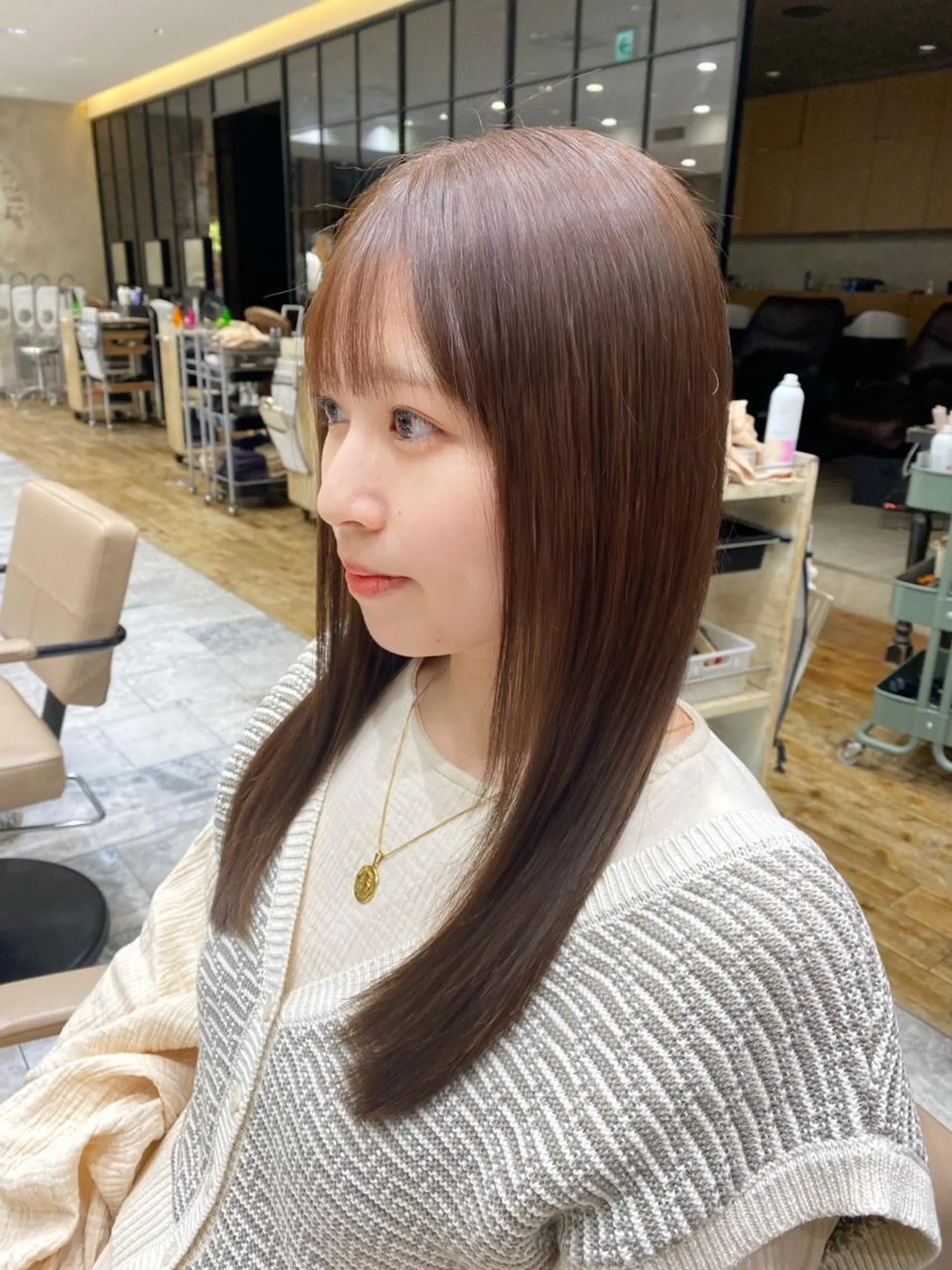 カラー 新宿/レイヤー 顔周りカット溝手優太のヘアスタイル
