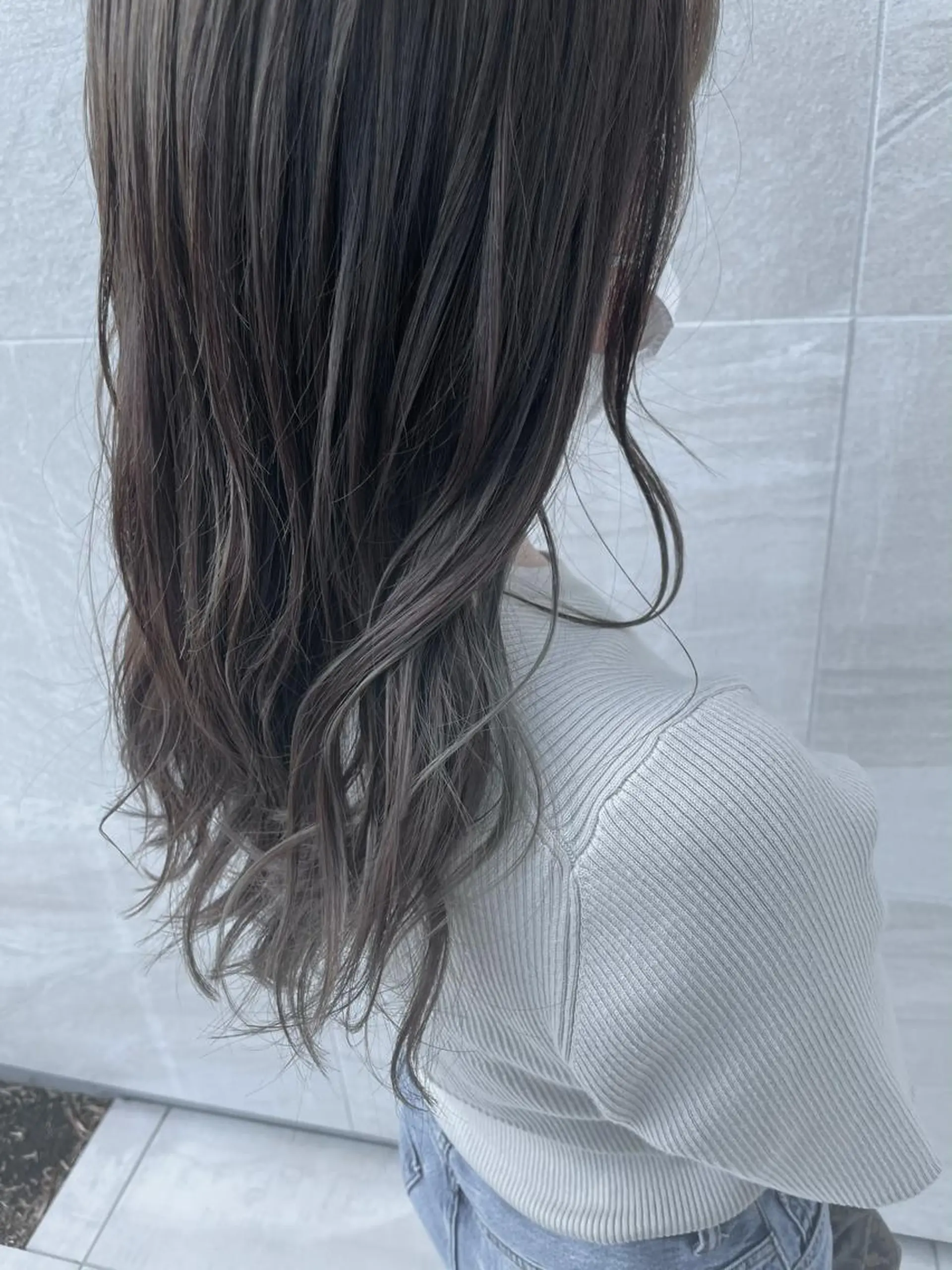 ロング カラー ヘアアレンジ デザインカラー イヤリングカラー グレージュ ハイライトカラー ハイライト カット ヘアカラー トリートメント shigeru cut club 神田久志本店＆lag所属・田島 仁美のヘアスタイル