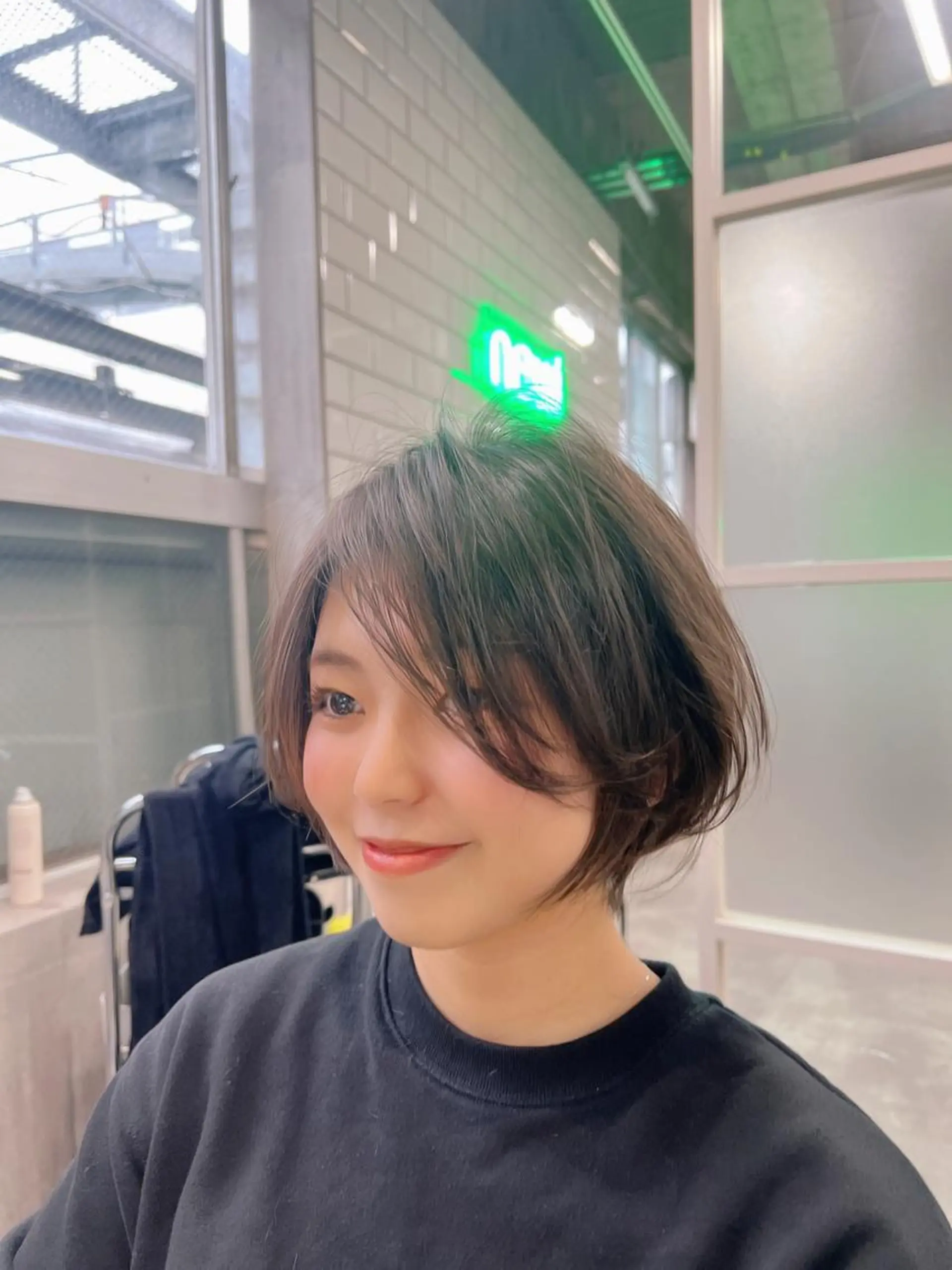 ショート 髪質改善 韓国風ヘア ショートヘア カット ヘアカラー newi ナカノのヘアスタイル