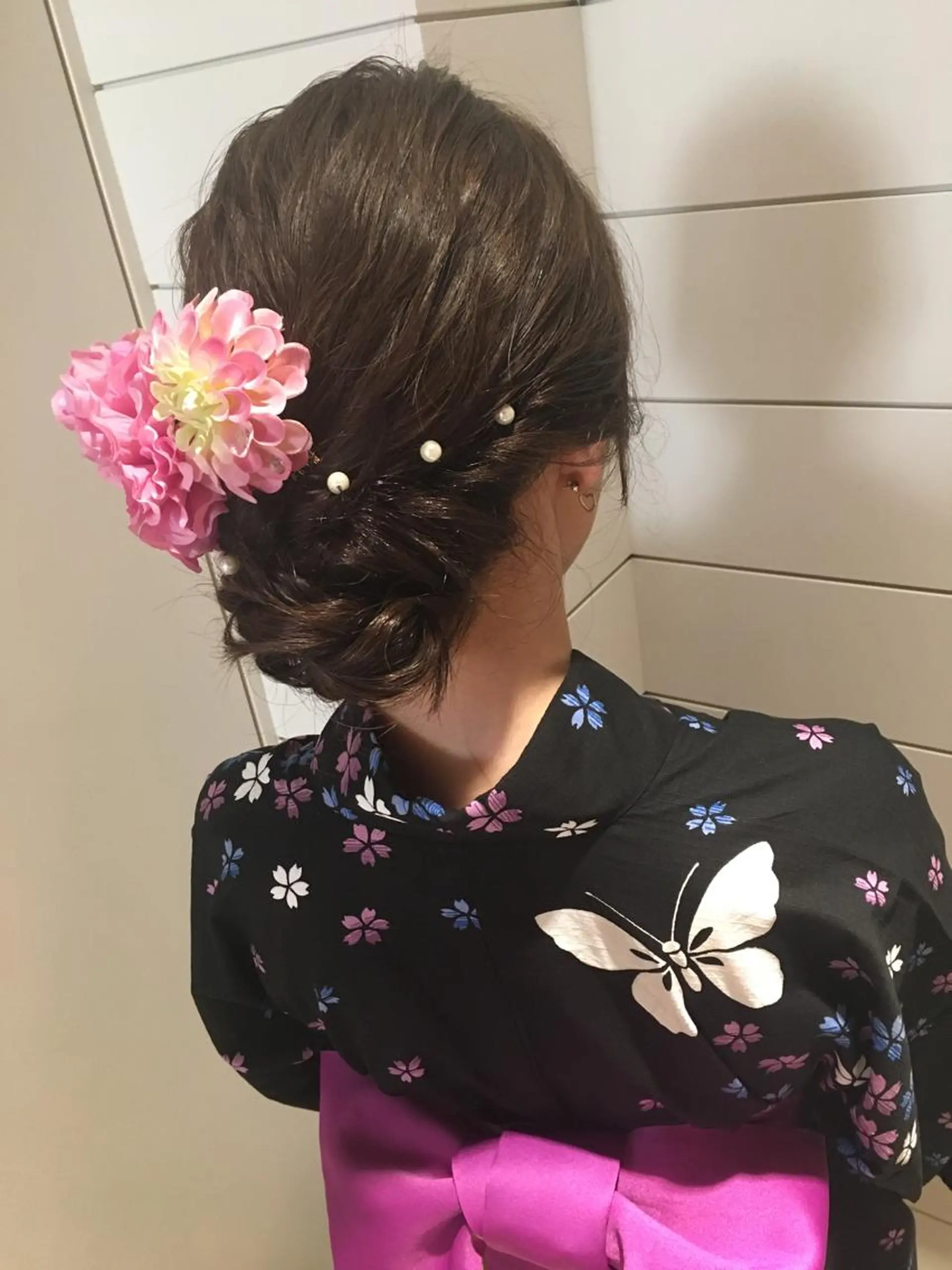 セミロング カラー ヘアアレンジ 浴衣 鍵山 千秋のヘアスタイル