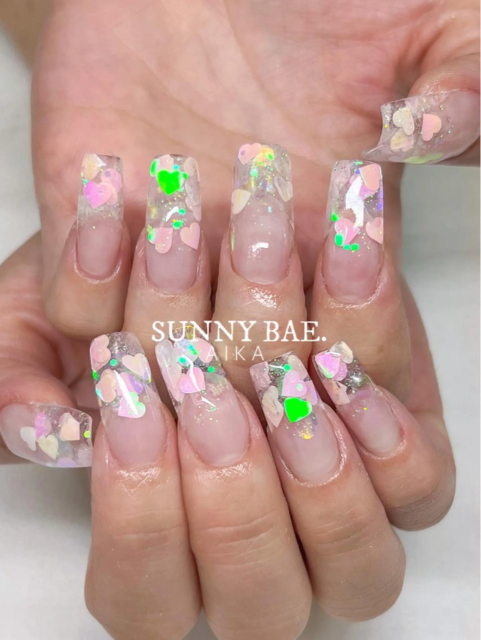 ミディアム ネイル アートネイル ジェルネイル キラキラネイル ロングネイル 持ち込み Made By AIKAのネイルデザイン