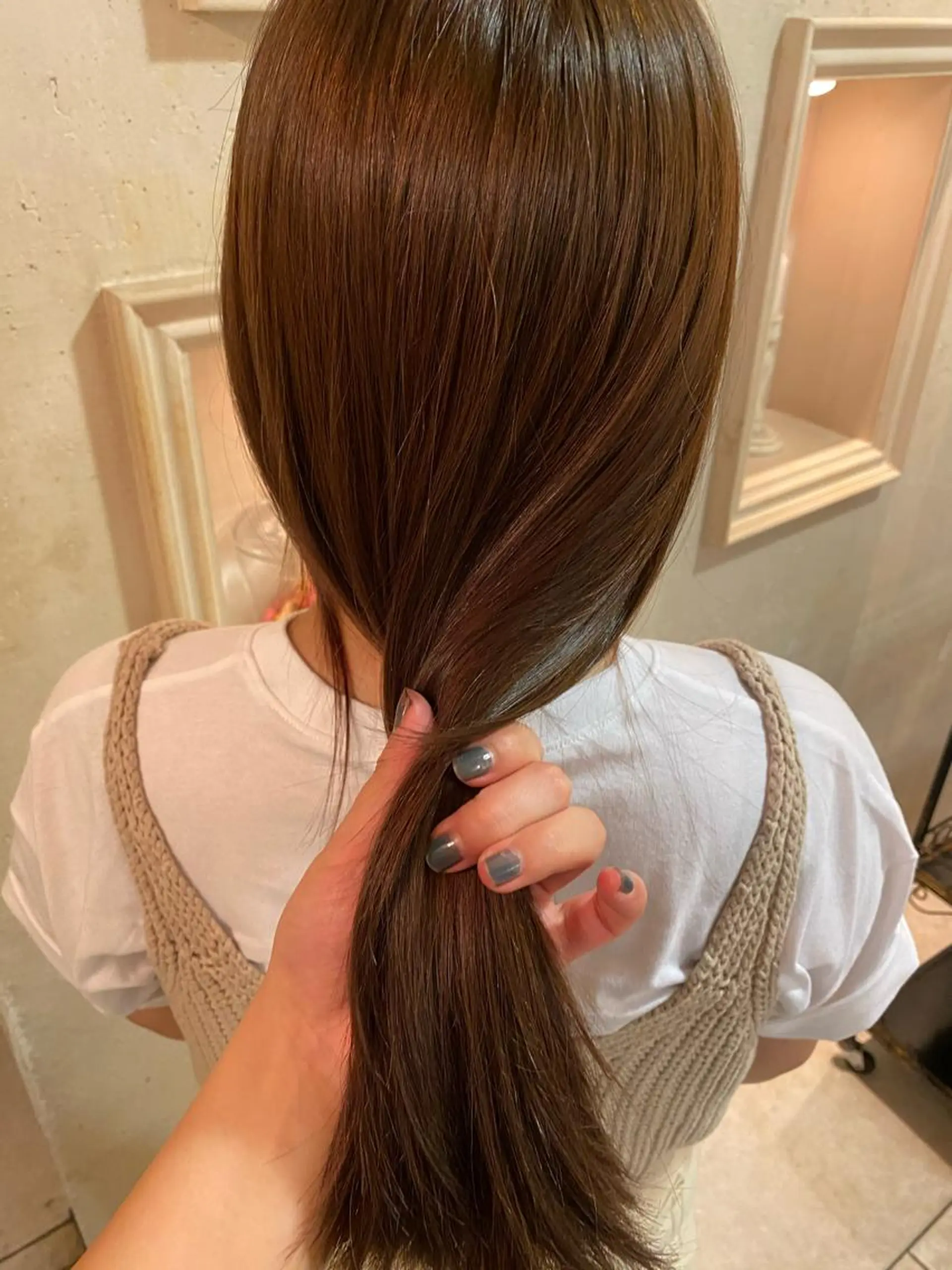 ミディアム カラー ベージュカラー 井上 日菜乃のヘアスタイル