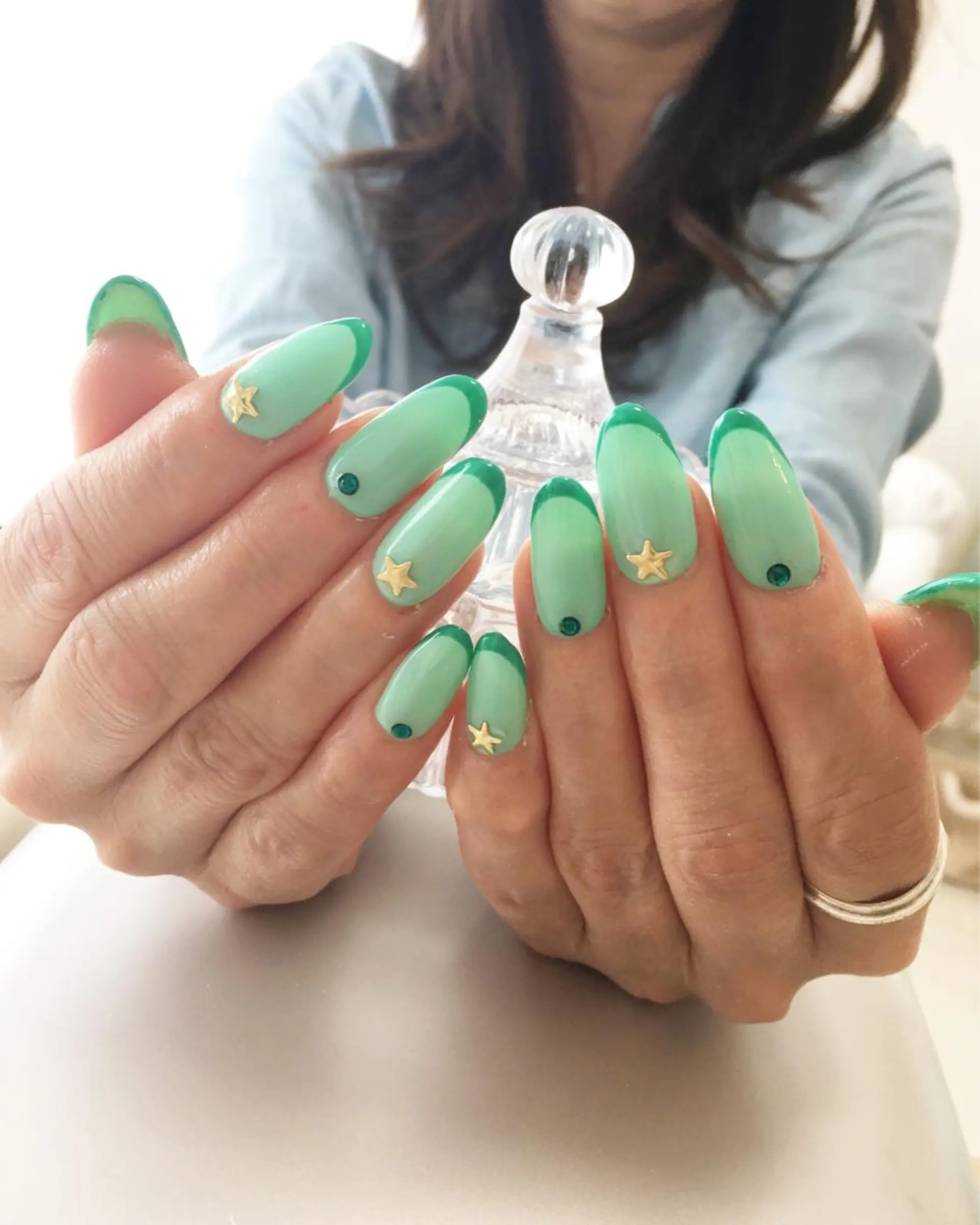 ネイル フレンチネイル グリーン ロングネイル パステルネイル Petit Fleur所属・青柳 亜梨奈のマツエク・マツパデザイン