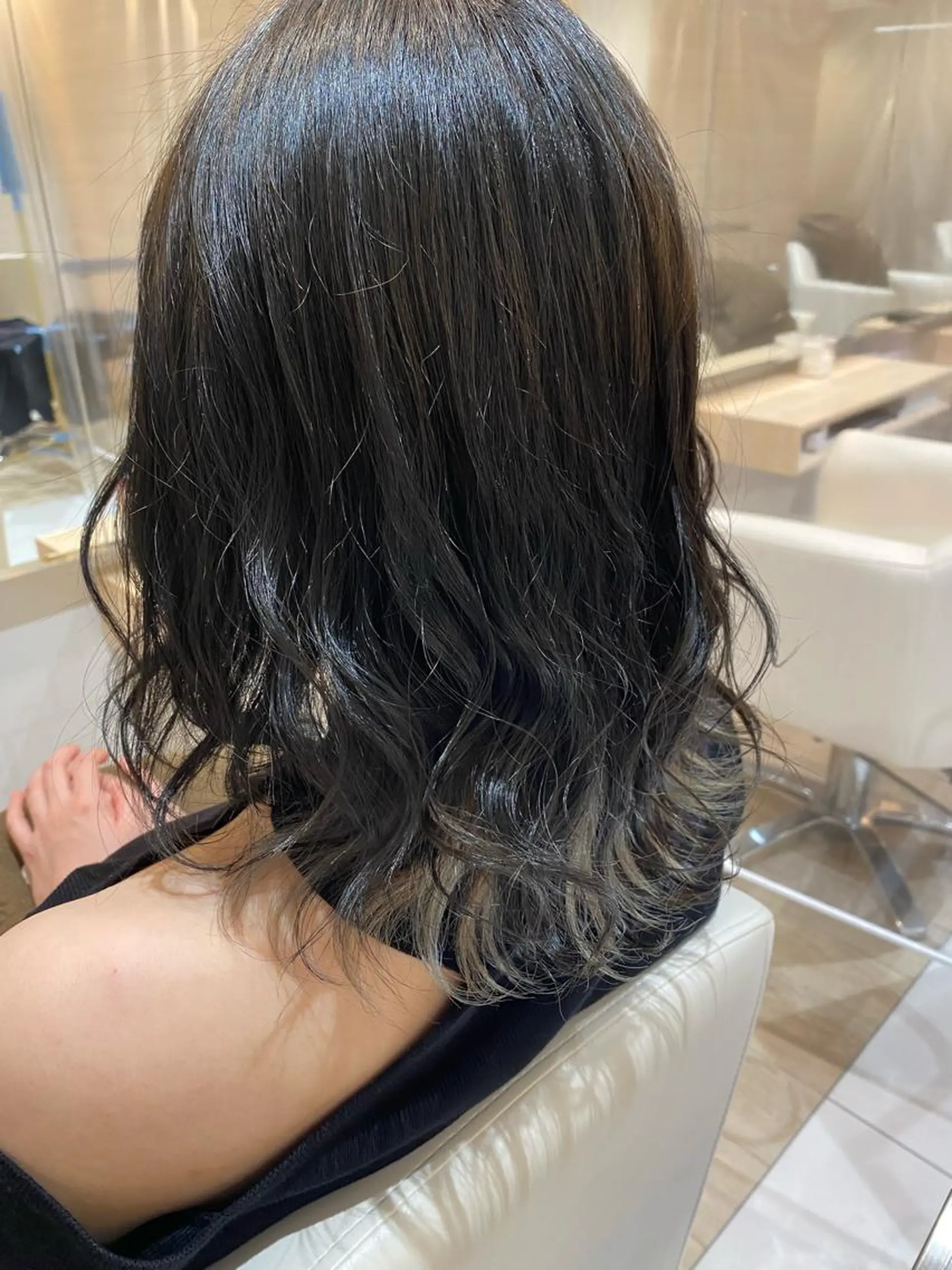 ミディアム カラー ベージュカラー ブリーチ インナーカラー ホワイトベージュ カット ヘアカラー 塩谷黎✨ブリーチ無W カラーメンズパーマ✨のヘアスタイル