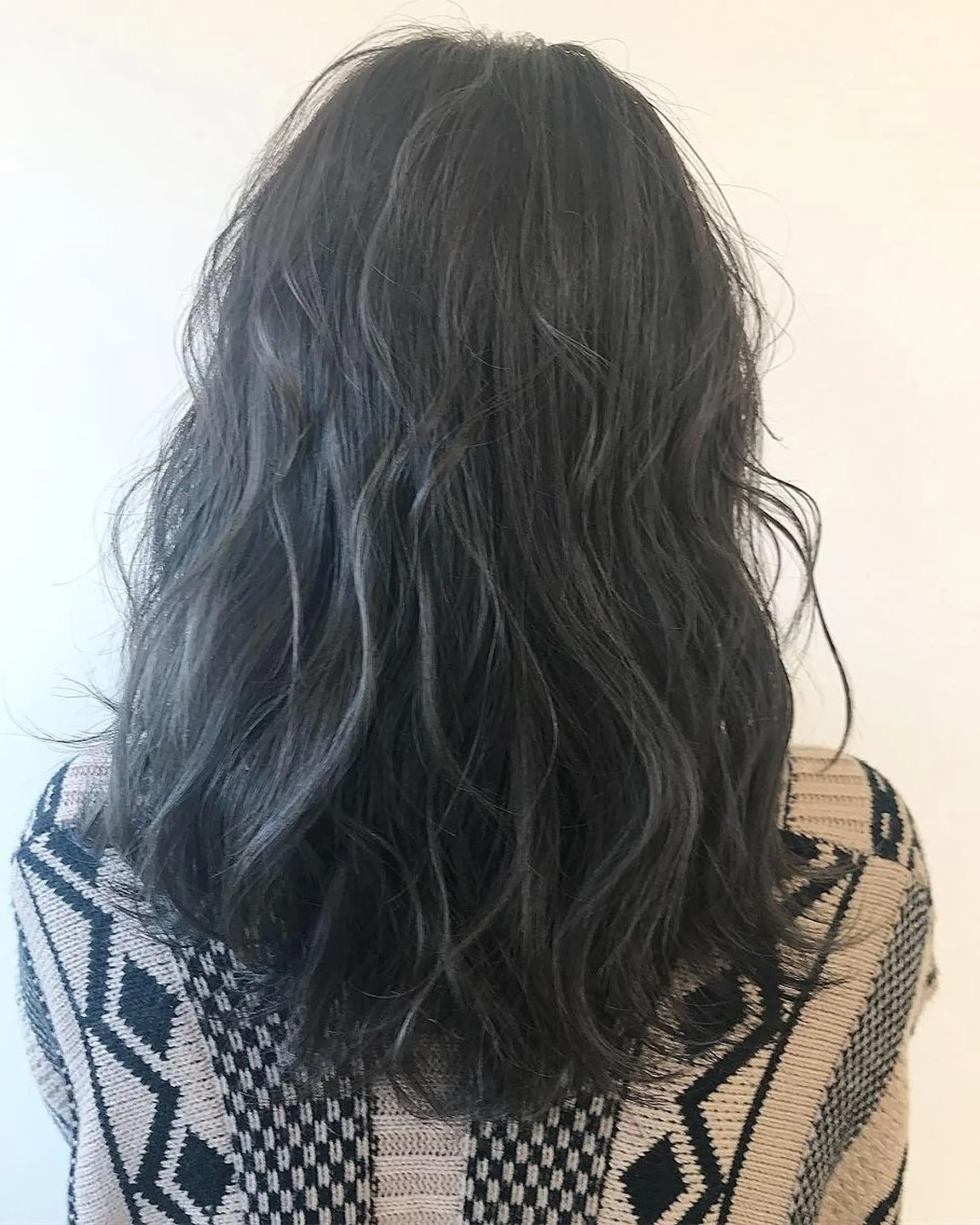 カラー セミロング ヘアカラー トリートメント デザインカラー Lienのヘアスタイル