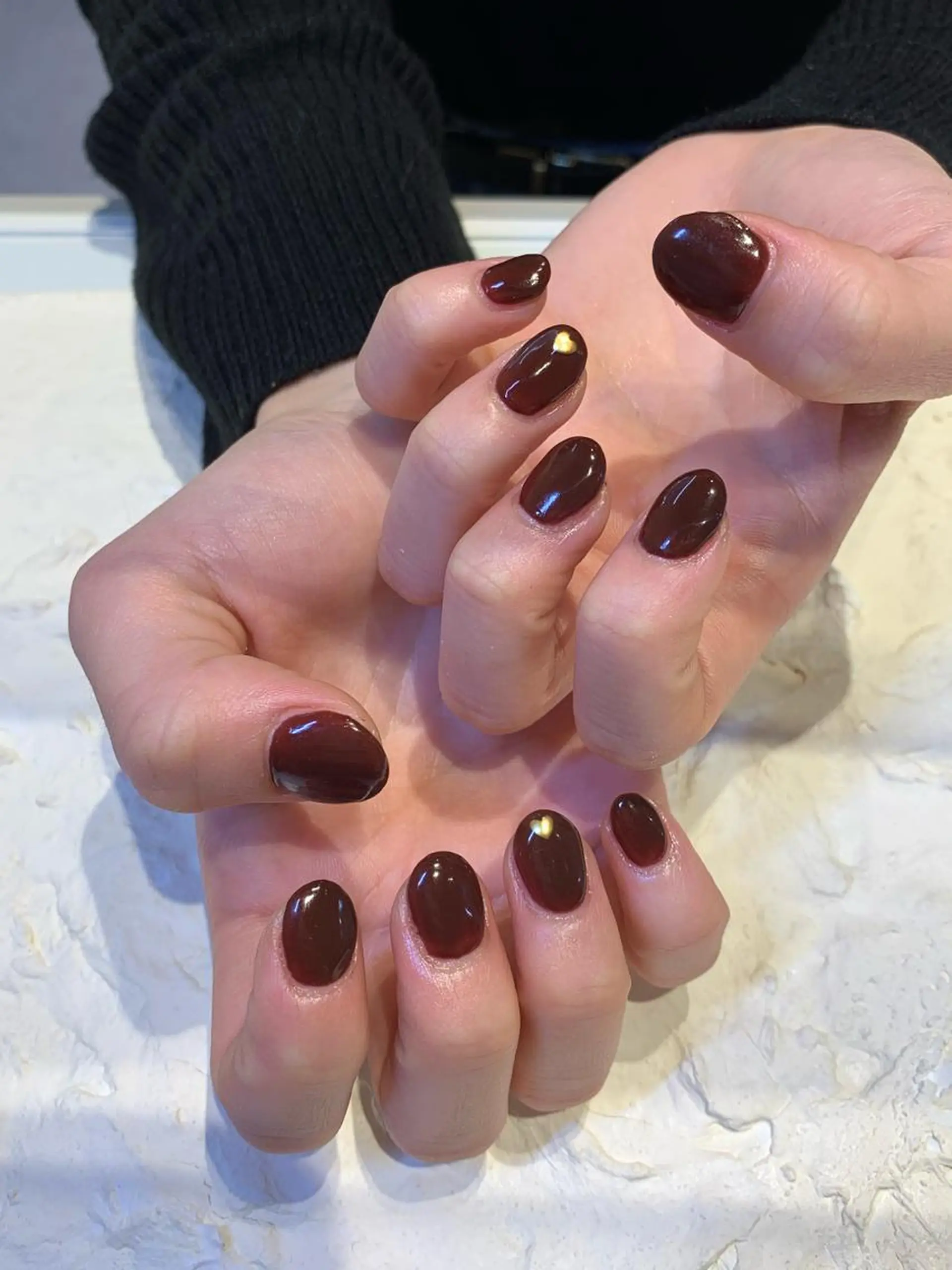 ネイル ワンカラーネイル バレンタイン マキノ ユイのネイルデザイン