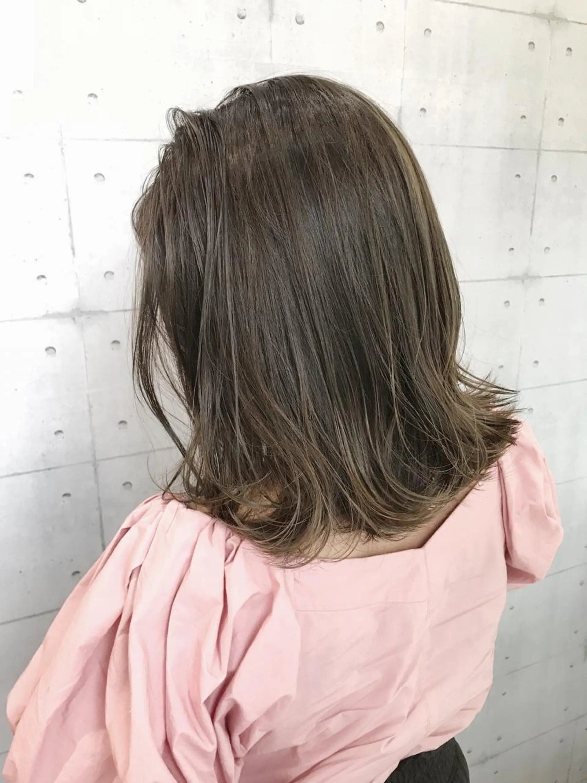 ミディアム カラー 透明感カラー グレージュ イルミナカラー ヘアカラー 高木 麻知子のヘアスタイル