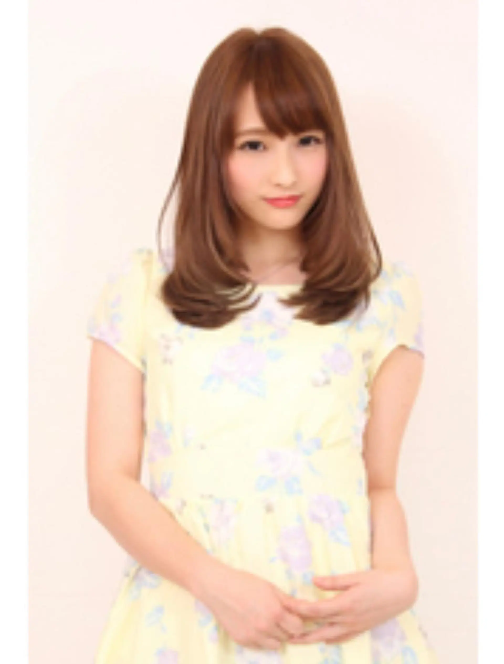 カラー 井上 美春のヘアスタイル