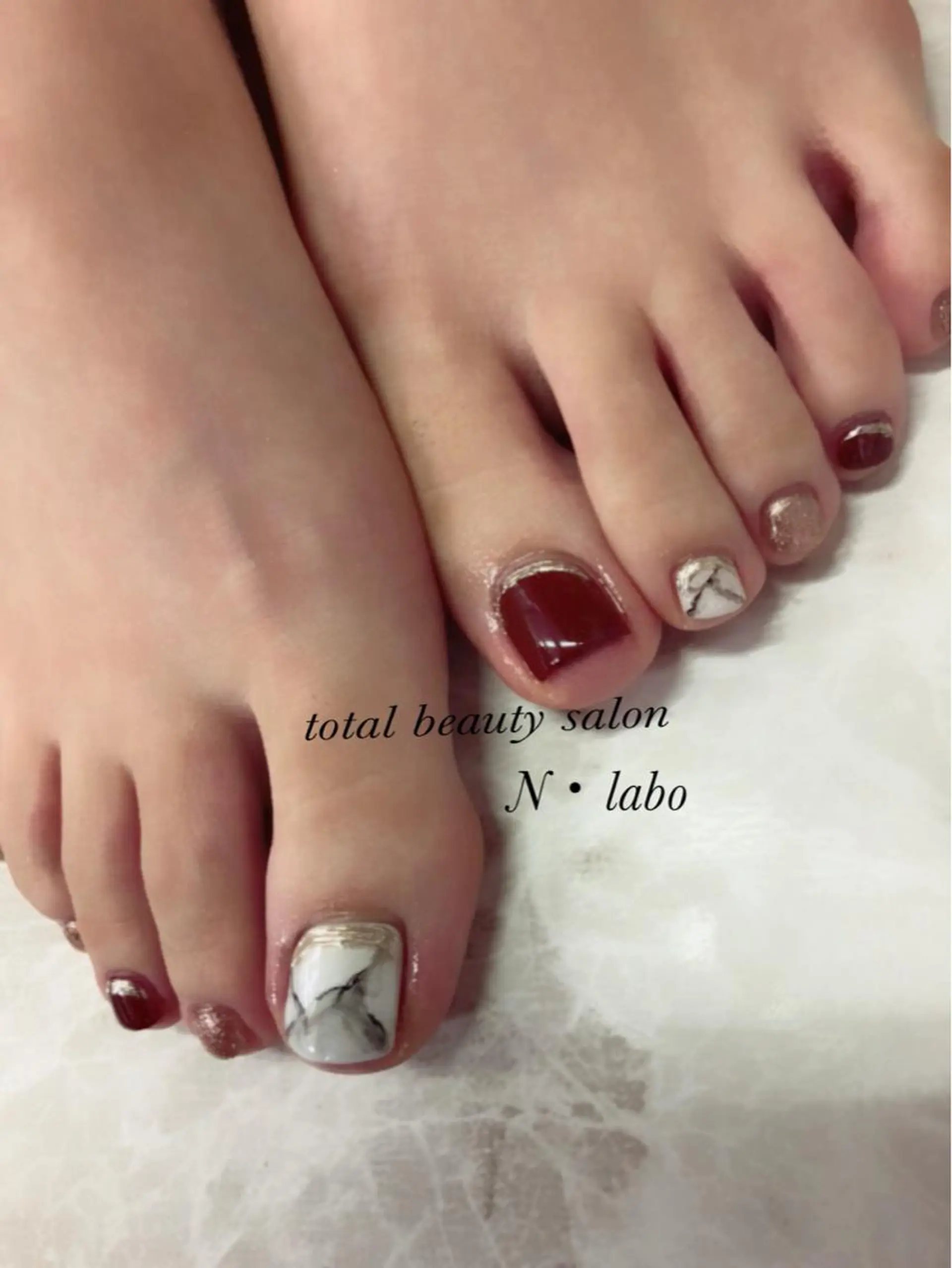 ネイル ボルドー フットネイル 大理石ネイル(マーブル) Gracias. rieのネイルデザイン