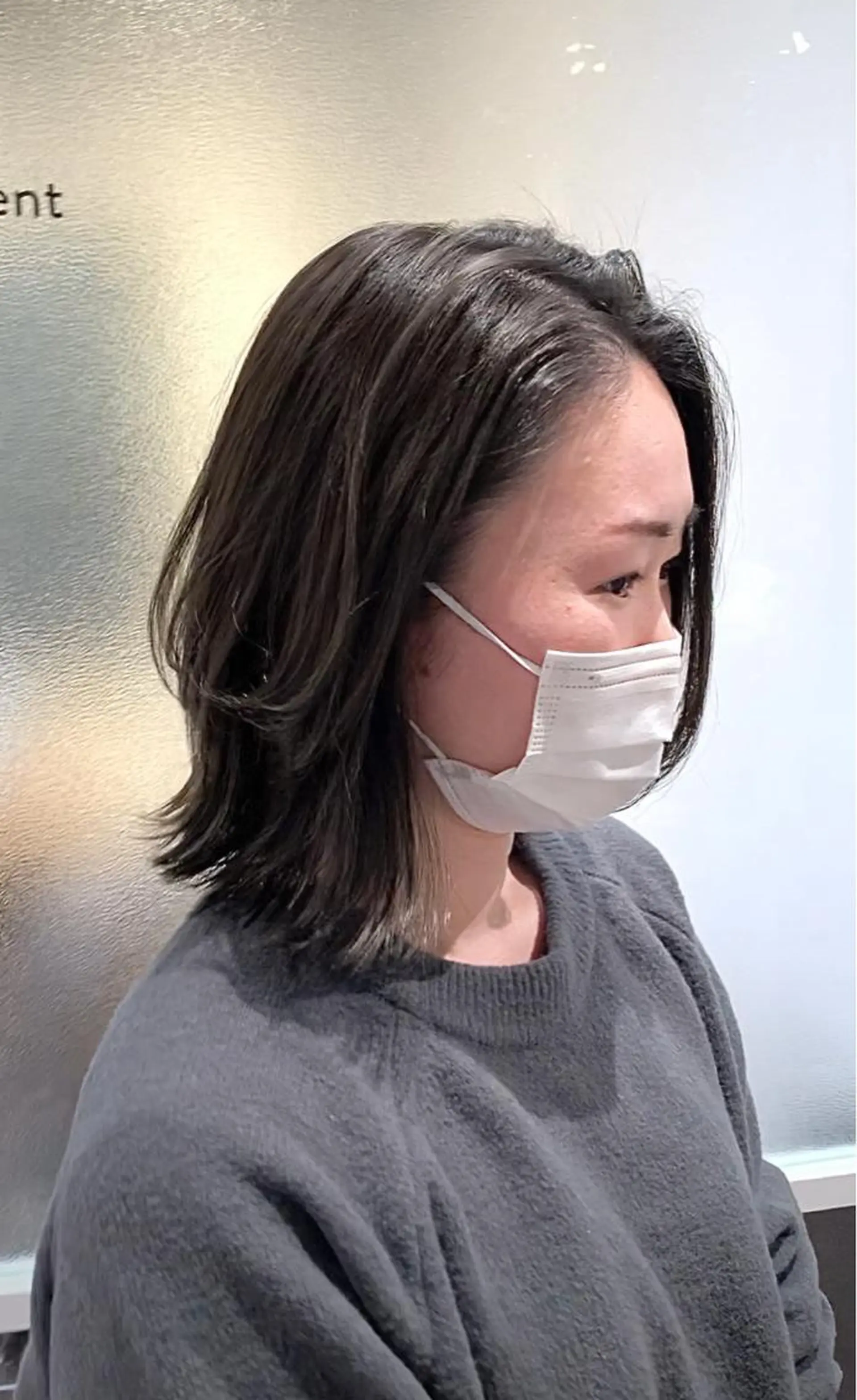 ショート カラー ヘアアレンジ ベージュカラー オリーブベージュ ボブ 外ハネヘア GO TODAY SHAiRE SALON 梅田店所属・透明感カラー/ボブ 今気になること占う人のヘアスタイル