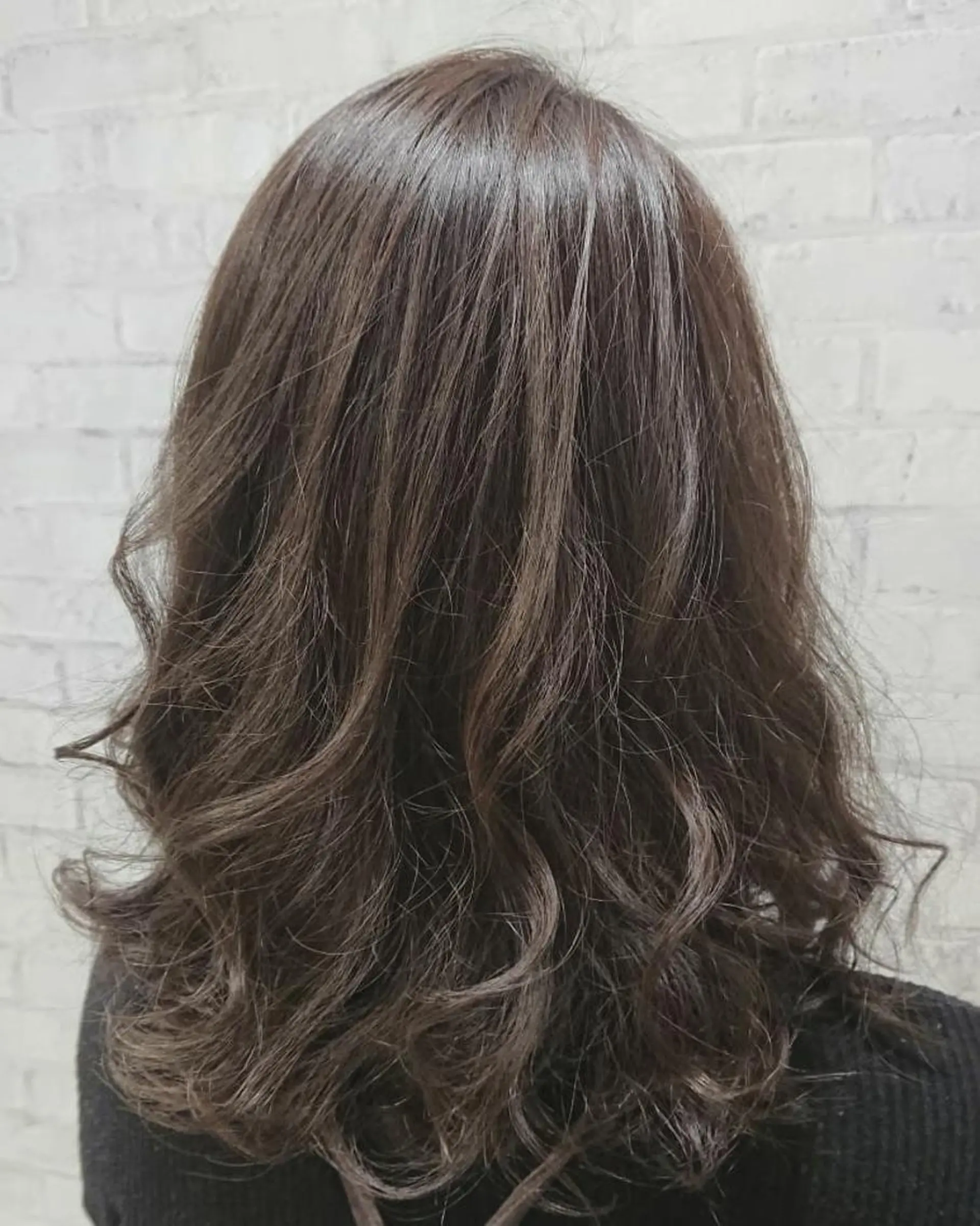 ミディアム カラー ヘアアレンジ アッシュ ベージュカラー トリートメント ヘアカラー トリートメント 秋山 幸太のヘアスタイル