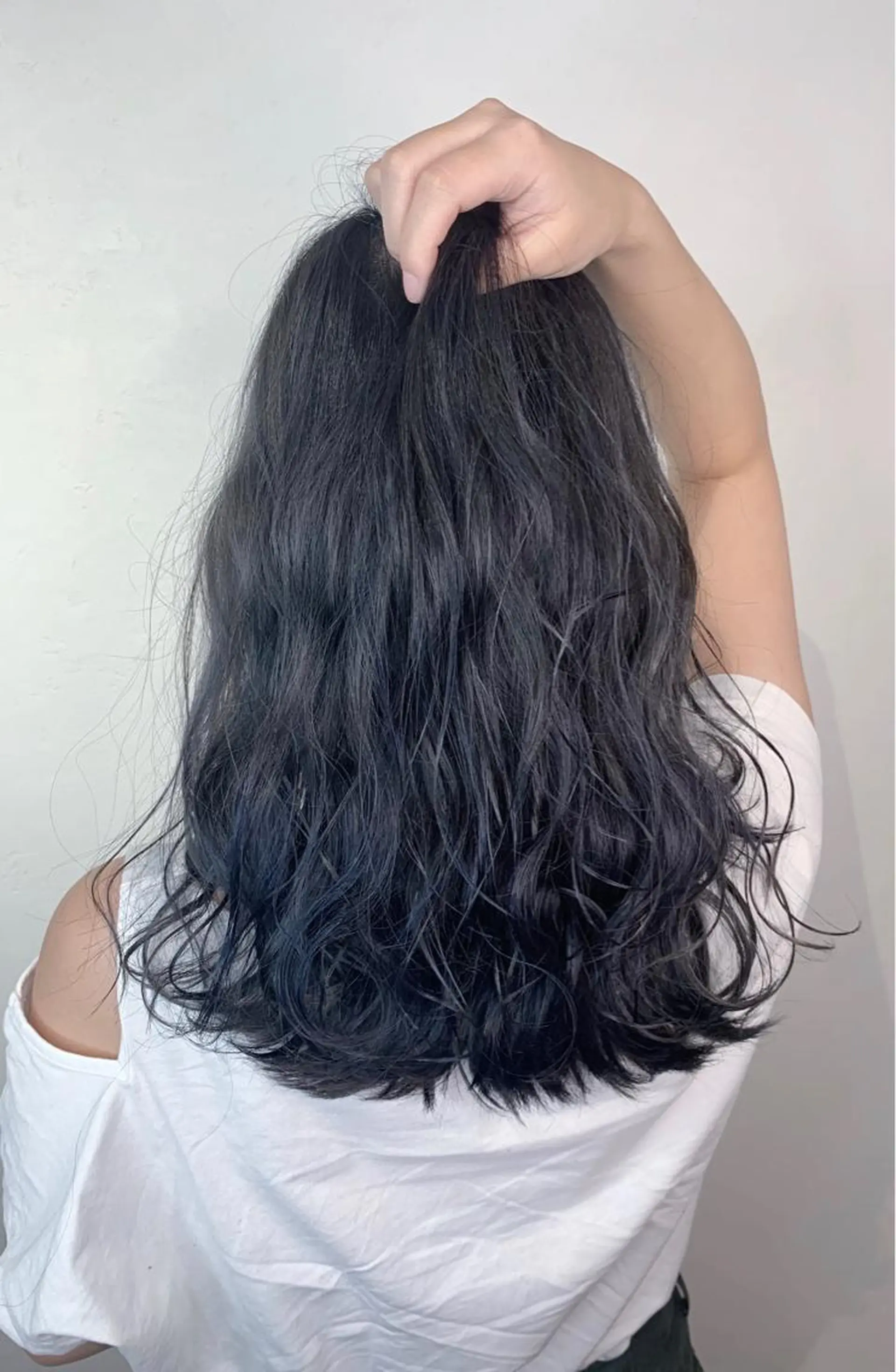 セミロング カラー アッシュ ブリーチ _WHITE 天神店 YUMEKA🐻のヘアスタイル