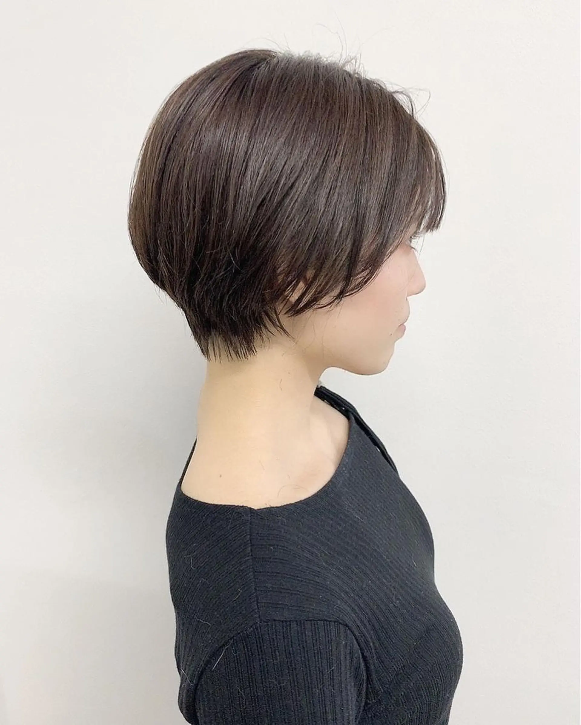 ショート カラー 肌に馴染む暗髪 梅田・増田のヘアスタイル