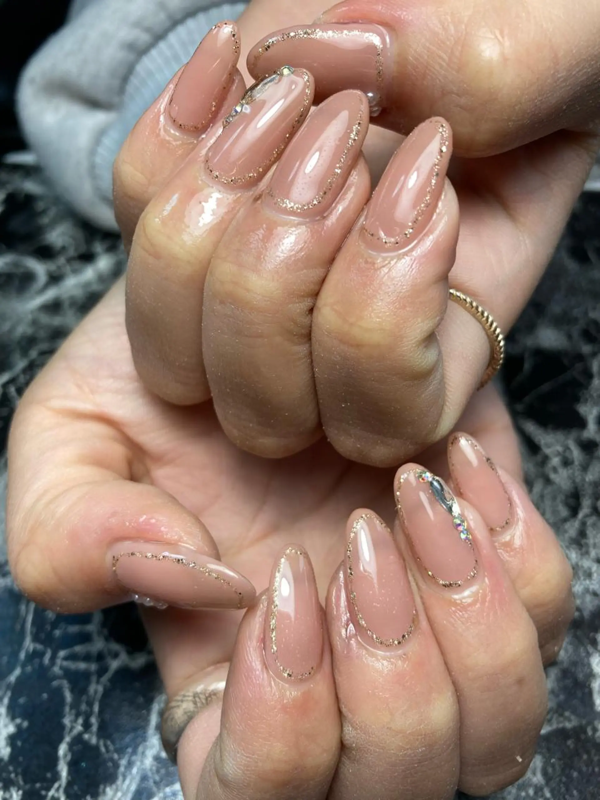 ミディアム ネイル ハンドネイル ✴︎ Delightのネイルデザイン