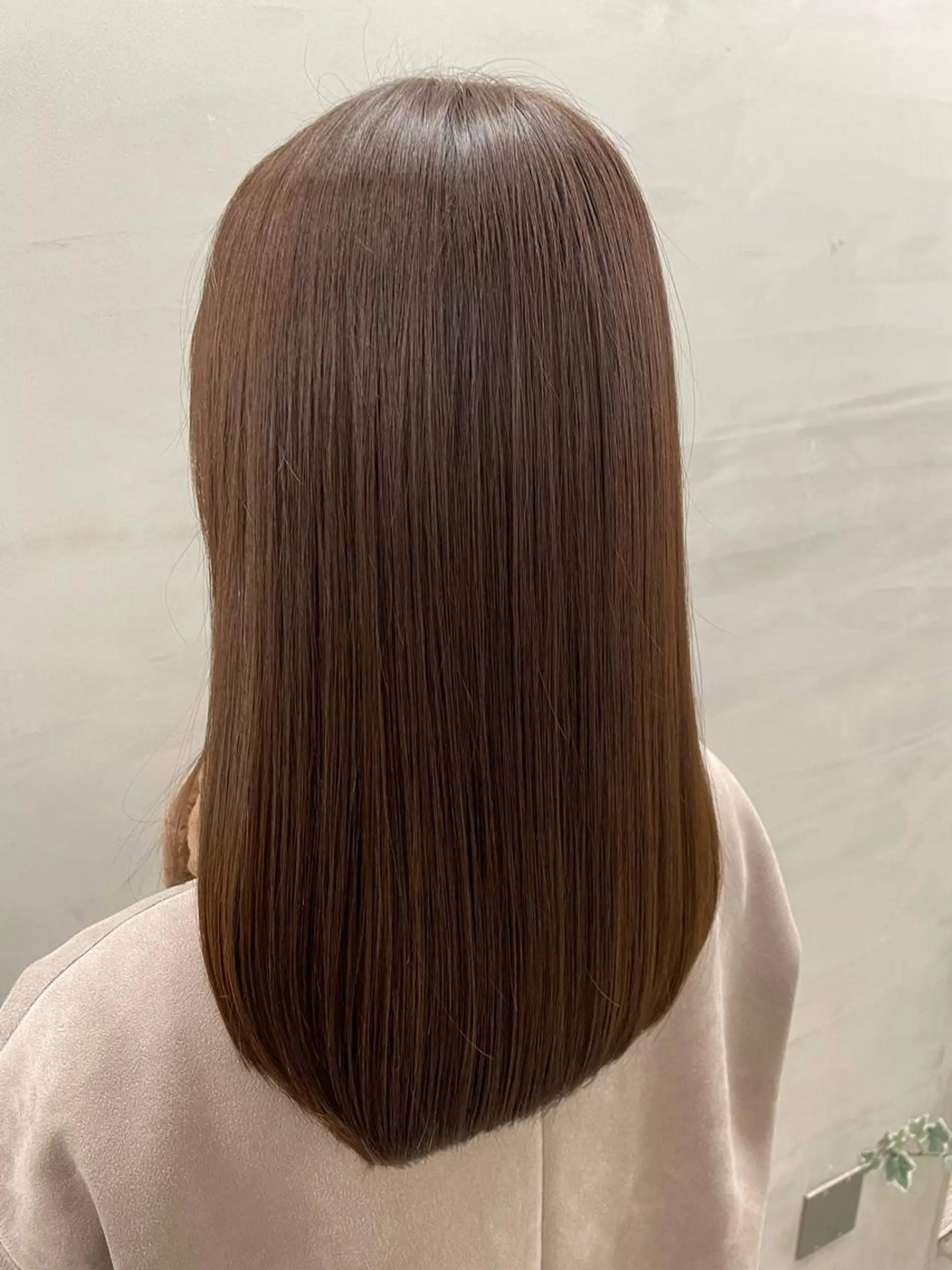 セミロング ヘアカラー トリートメント レイヤーカット 小林優のヘアスタイル