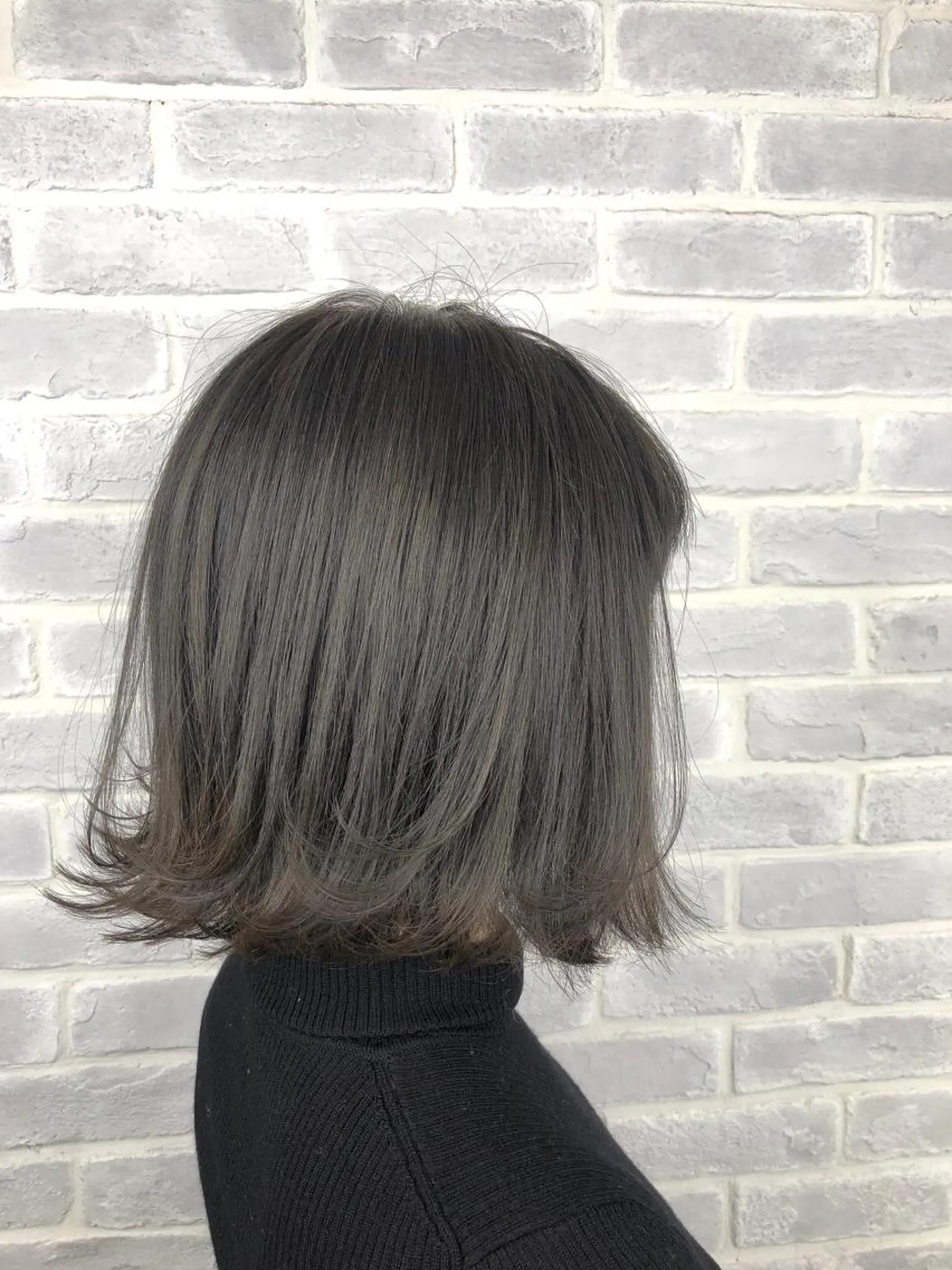 ミディアム カラー アディクシーカラー ブリーチ ケアブリーチ シルバー 【透明感、艶髪】西村 有司のヘアスタイル