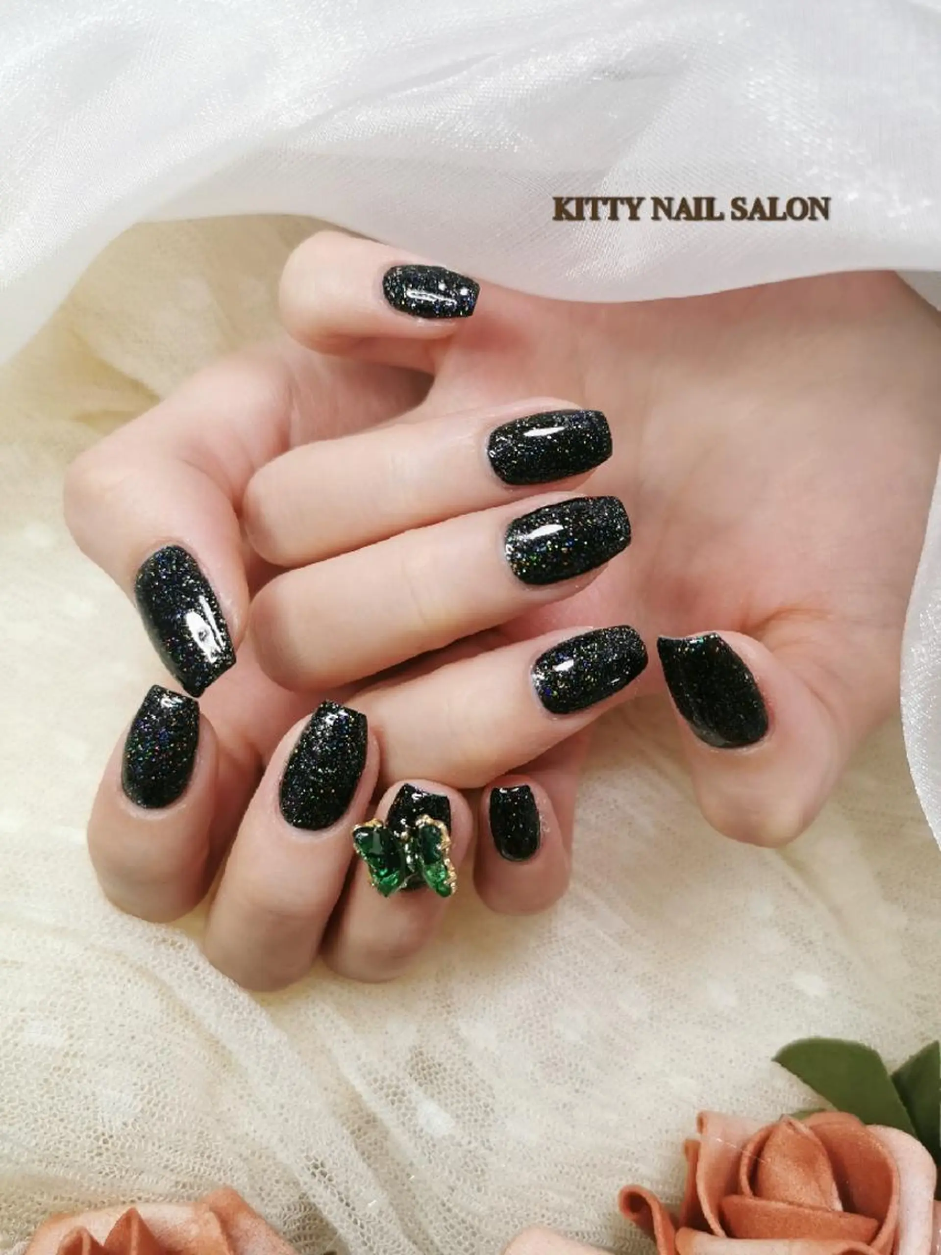ネイル ストーンネイル kitty nail salonのネイルデザイン