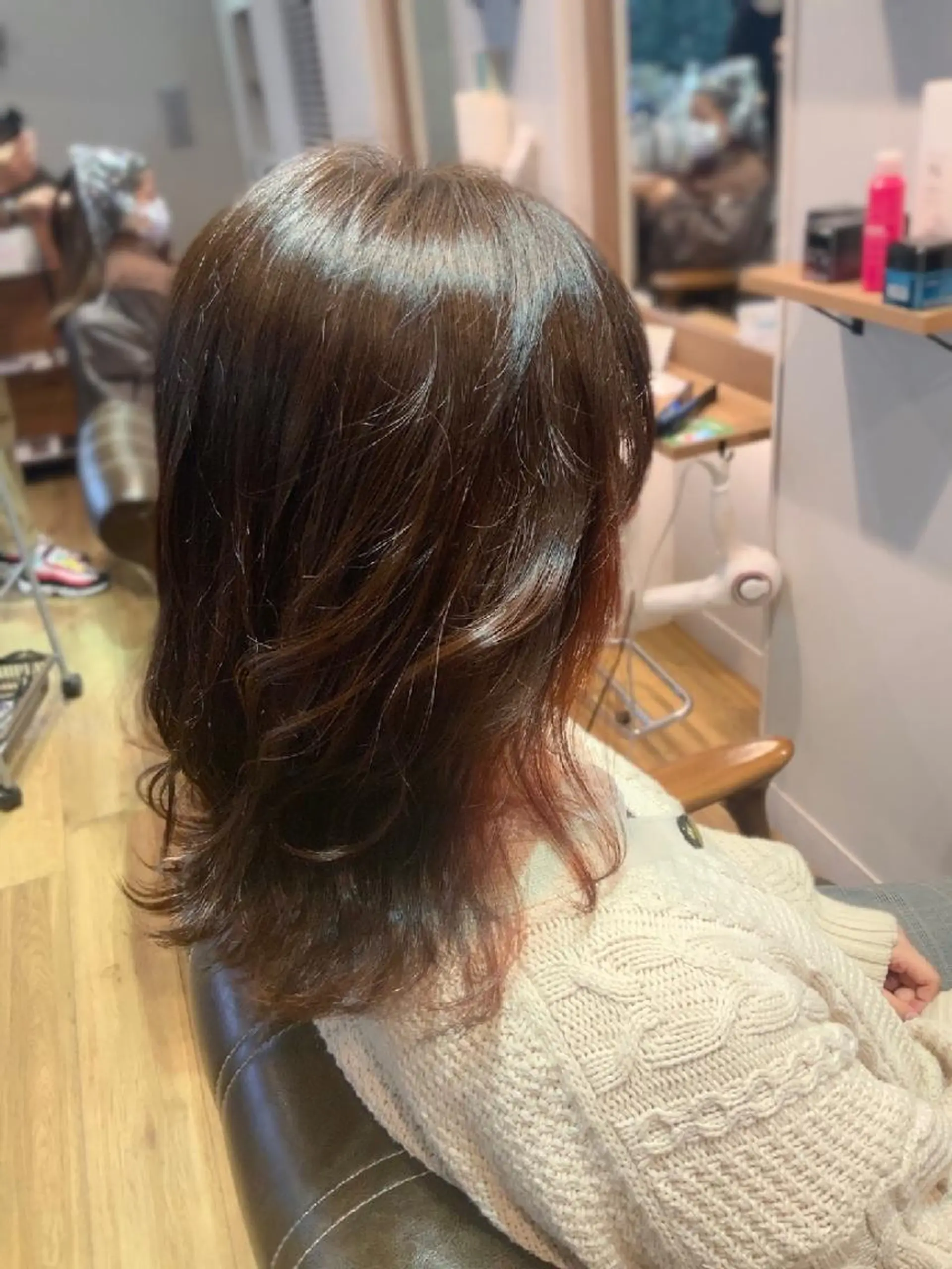 カラー アッシュ ベージュカラー ブリーチ オレンジ オレンジベージュ ヘアカラー トリートメント 堀 望美のヘアスタイル