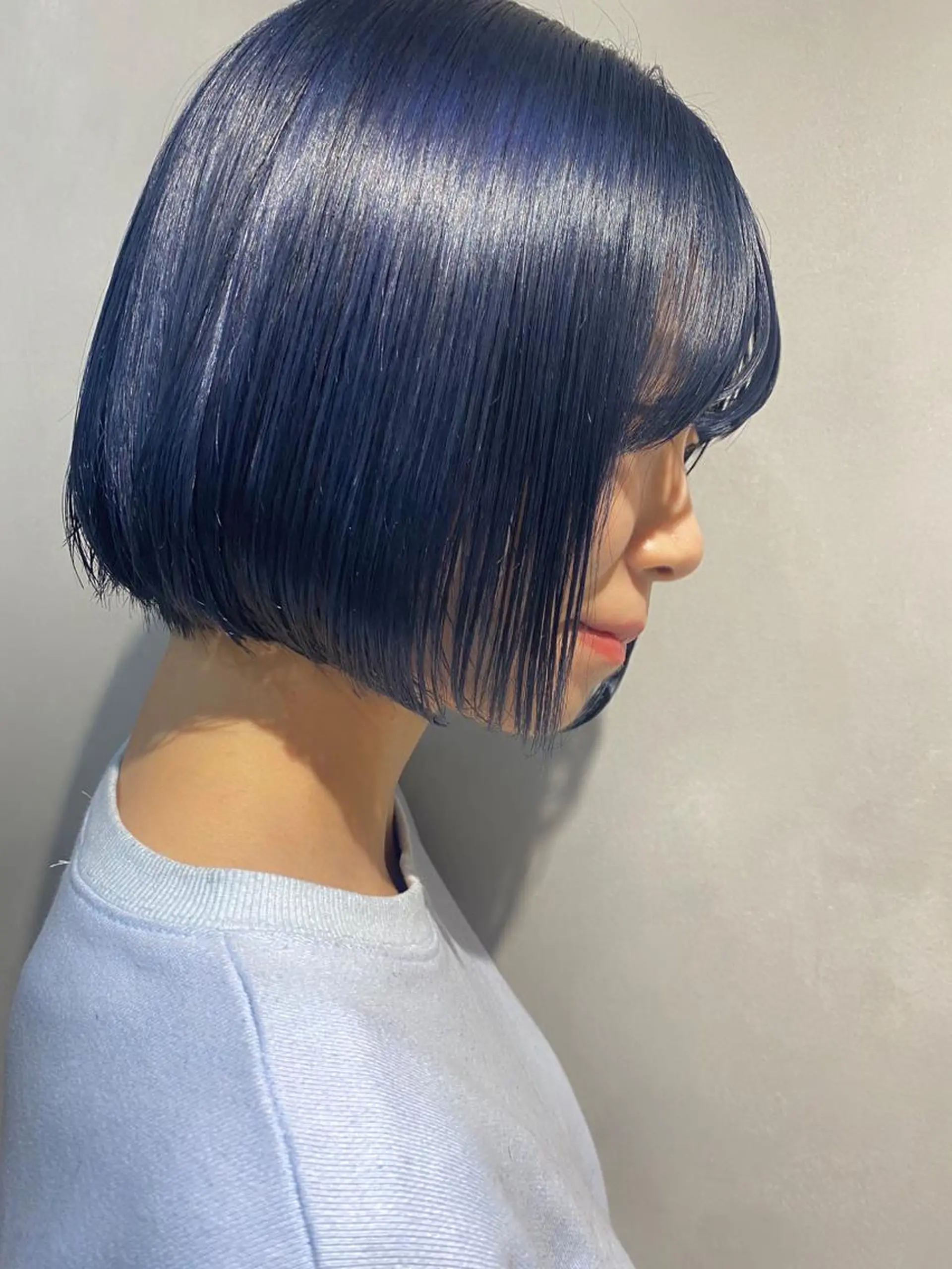 ショート カラー ヘアアレンジ ネイビーカラー ボブ カット ヘアカラー トリートメント #ブリーチカラー Akihoのヘアスタイル