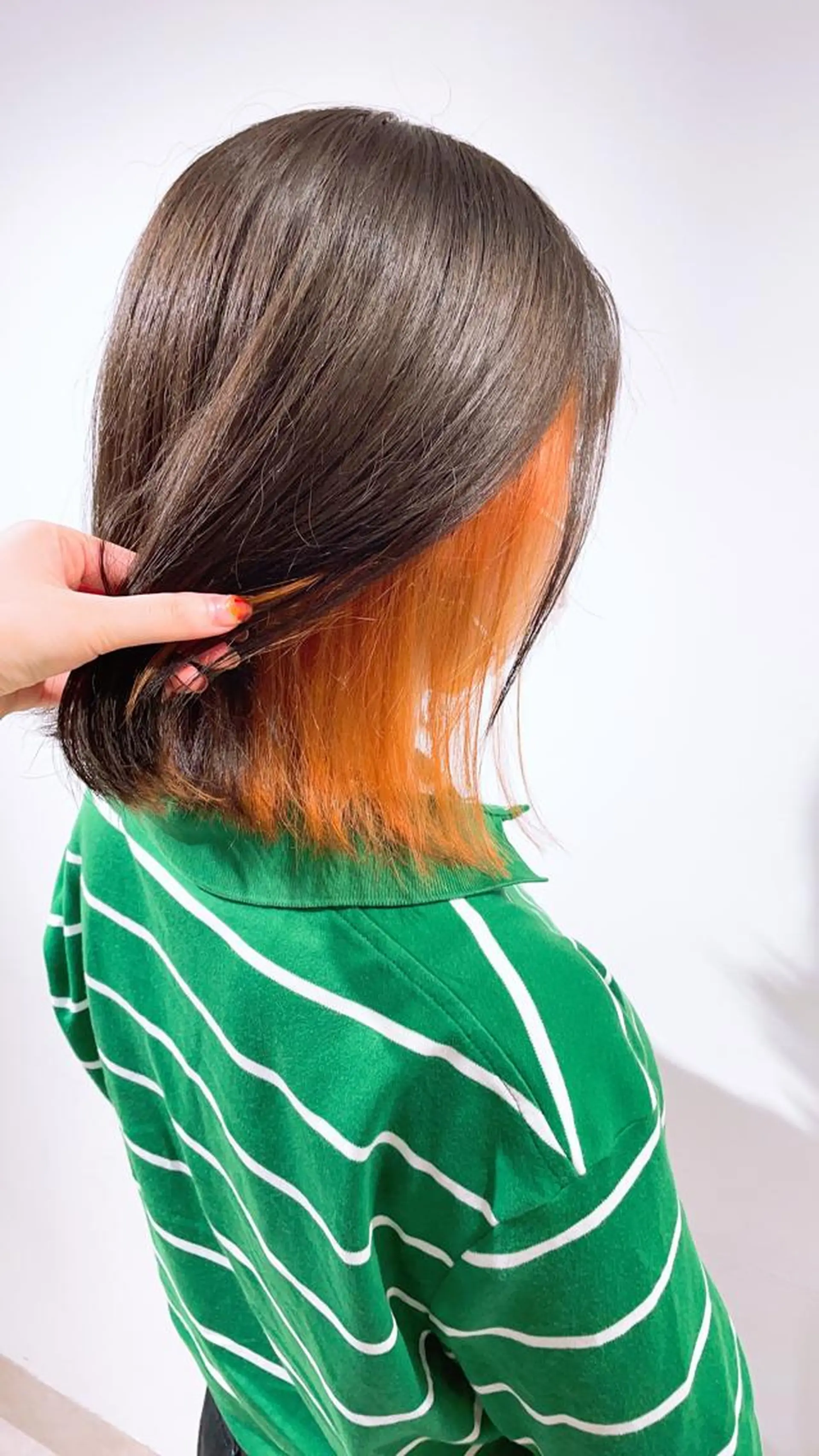 カラー ブリーチ インナーカラー オレンジ ヘアカラー トリートメント 渋谷:インナーカラー ／🍒エリカ🍒のヘアスタイル
