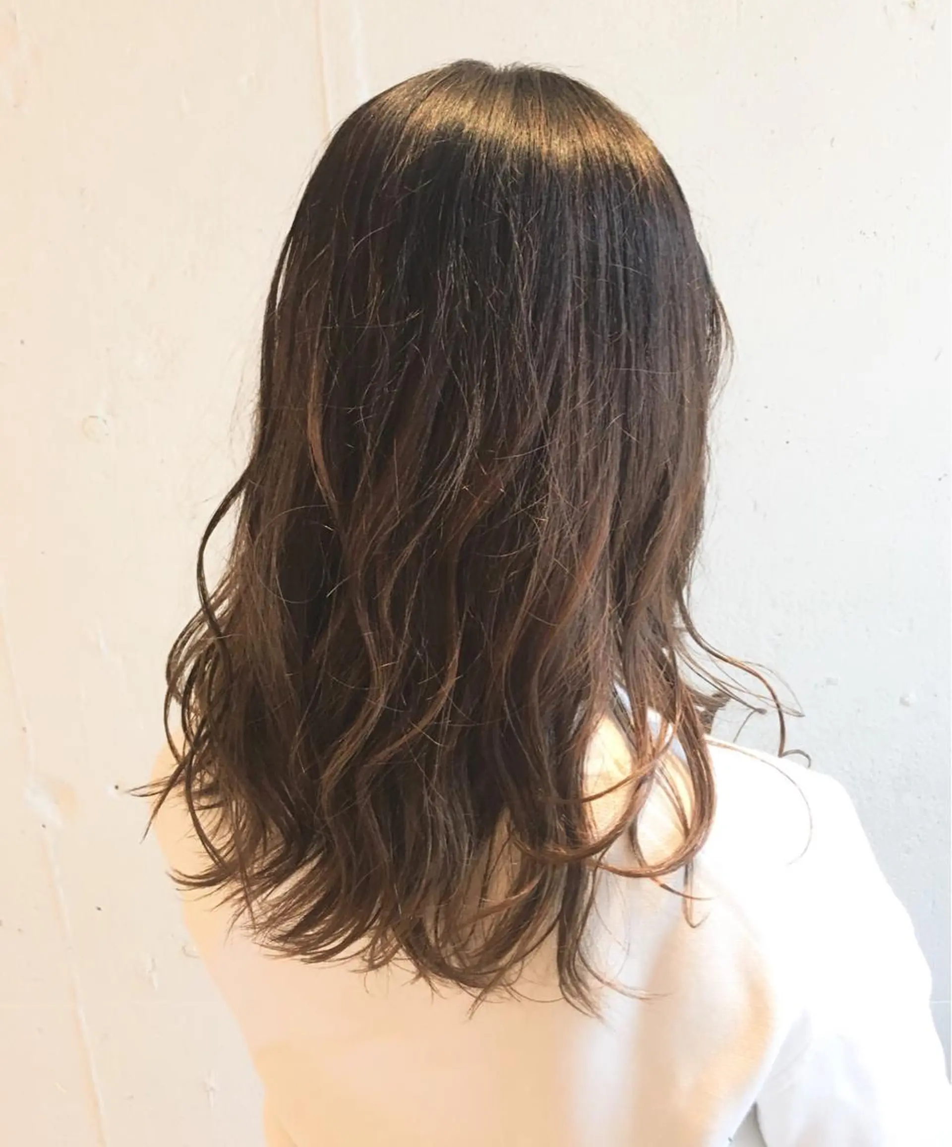セミロング フジサキ ケンのヘアスタイル