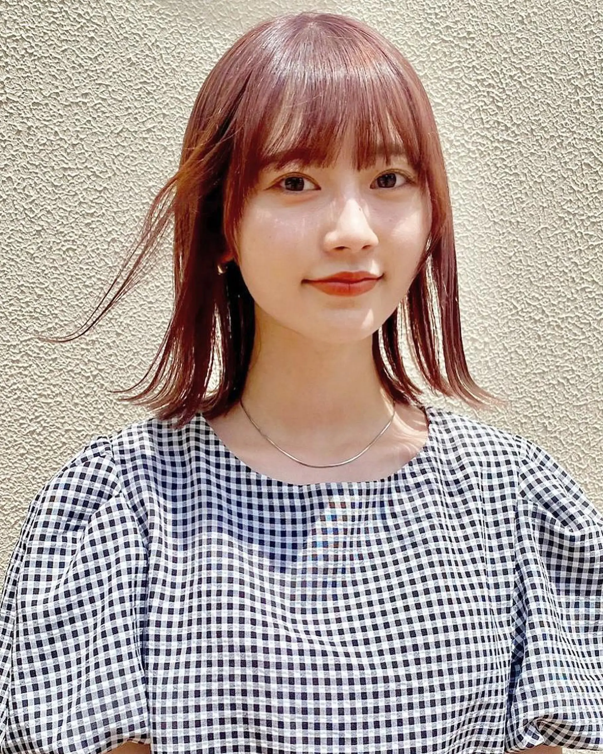 ミディアム カラー ベージュカラー ブリーチ 透明感カラー ピンクカラー ピンクベージュ カット ヘアカラー トリートメント RAIMA ケアハイトーンのヘアスタイル