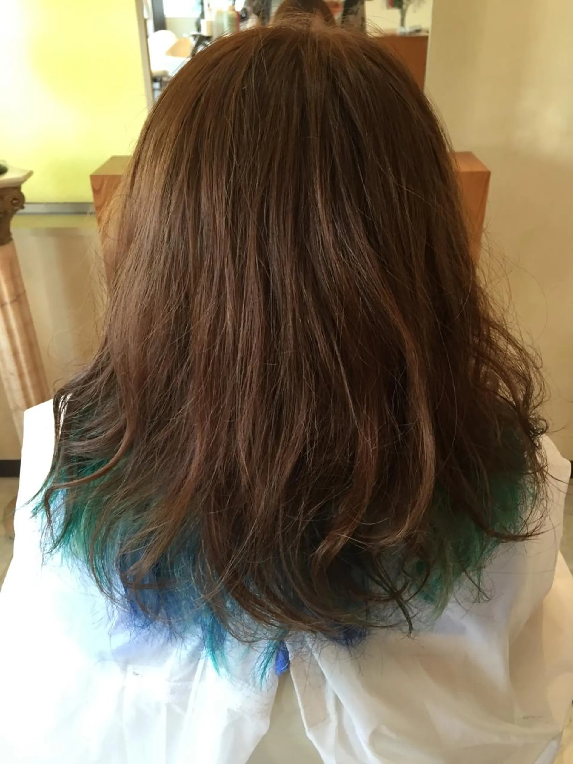 ミディアム セミロング カラー パーマ ブルーカラー インナーカラー EMANON新宿西口所属・新宿/髪質改善/ 美髪矯正✨浅江通友のヘアスタイル