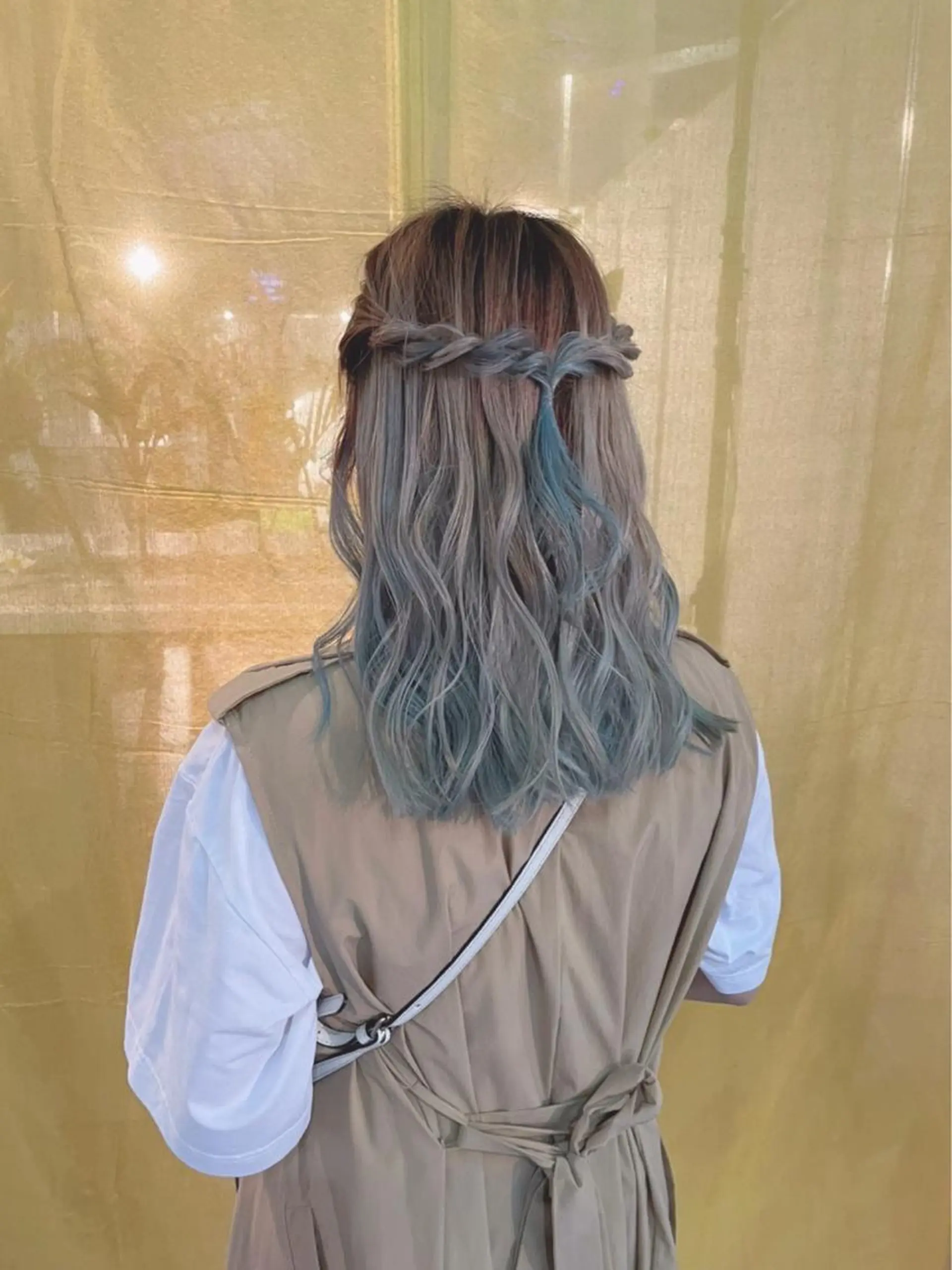 セミロング カット ヘアカラー トリートメント 佐々木 芽衣のヘアスタイル