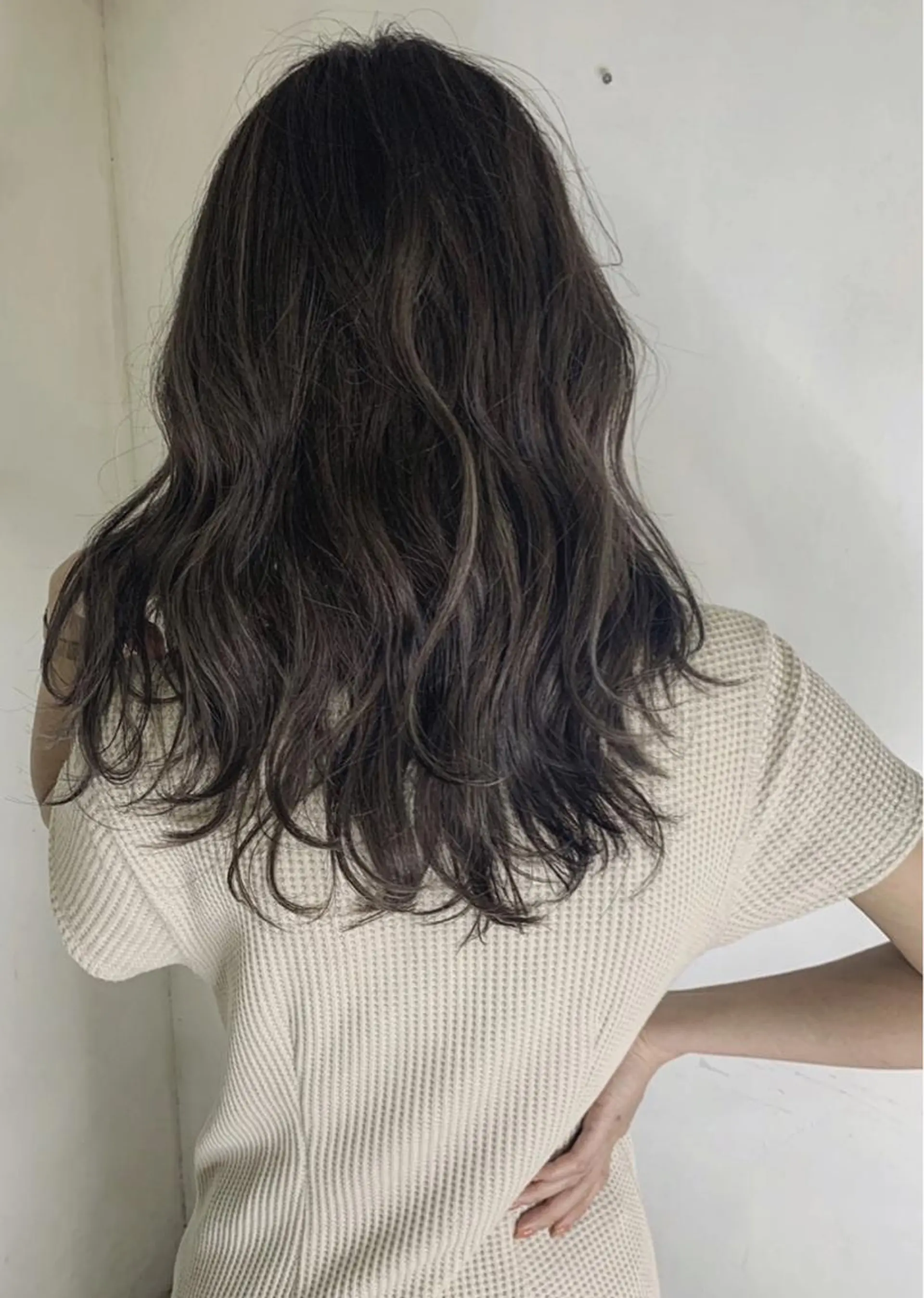 セミロング カラー アッシュ バレイヤージュ ブリーチ デザインカラー グレージュ カット ヘアカラー 京都大人女性ショート 徒歩1分/秋山のヘアスタイル