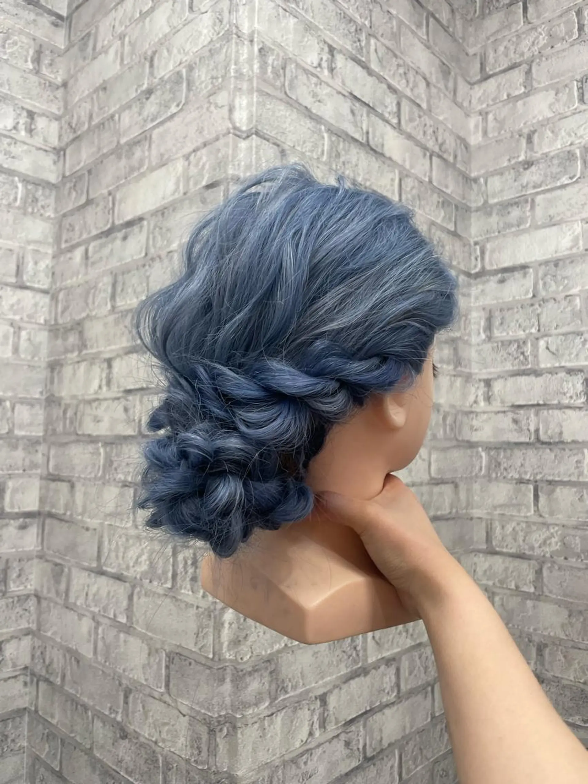 ロング カラー アッシュ アッシュグレー アッシュグレージュ バレイヤージュ ミストバング MOMO艶髪 🩵モテカラーのヘアスタイル