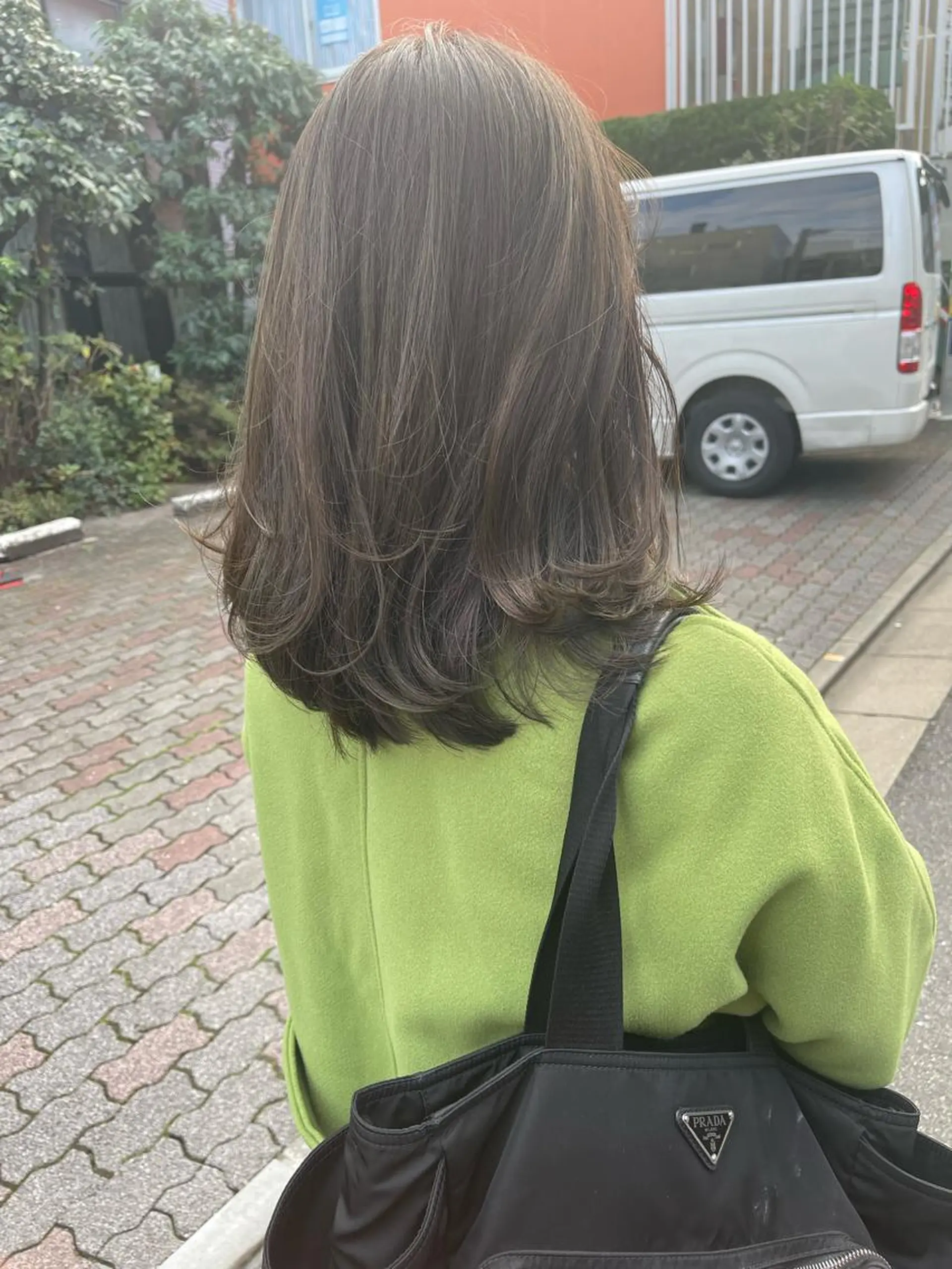 セミロング カラー ベージュカラー オリーブベージュ ラベンダー/レイヤー スタイル🤎mamiのヘアスタイル