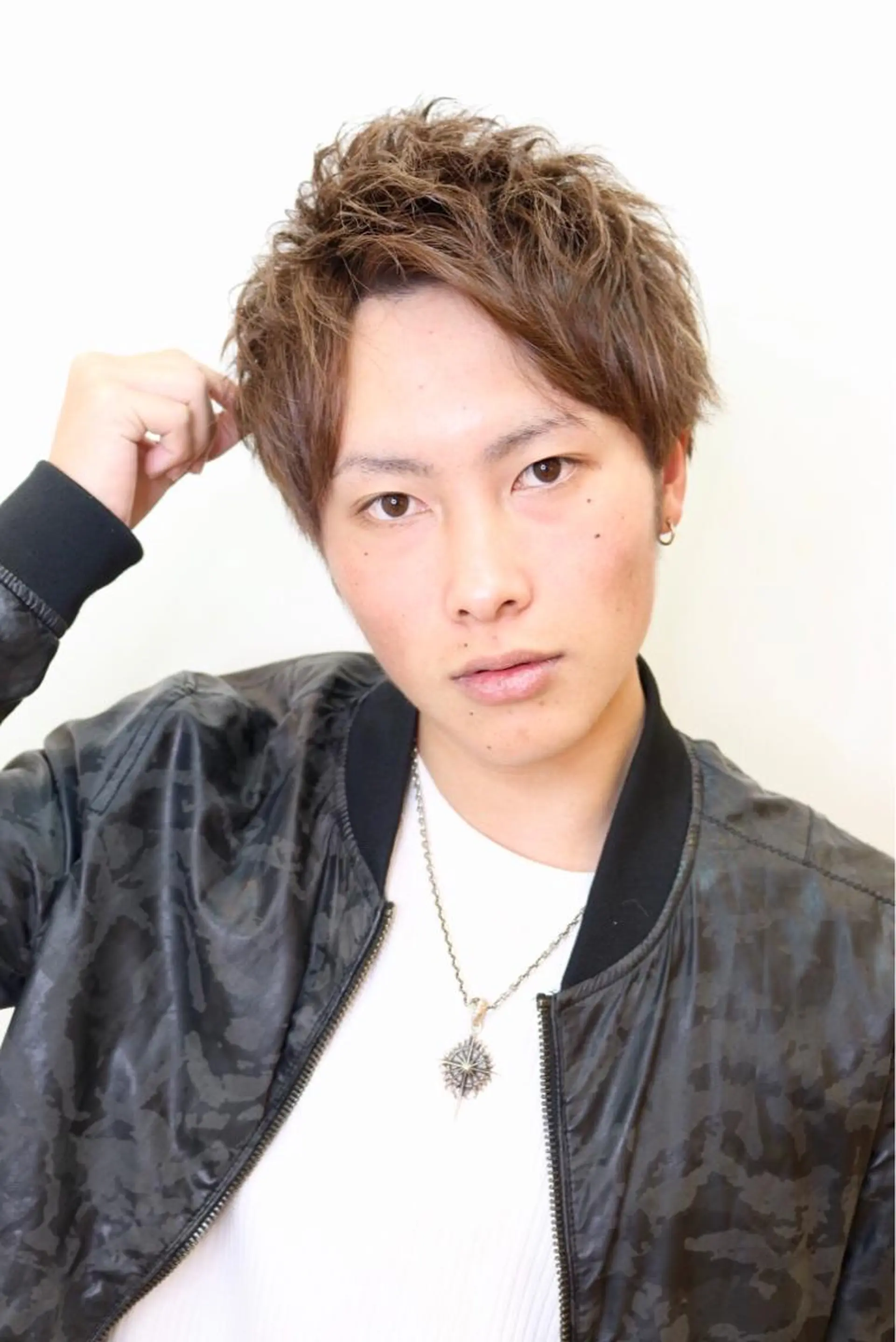 ショート カラー メンズ アップバング ショートヘア メンズカット 三村洸斗のヘアスタイル