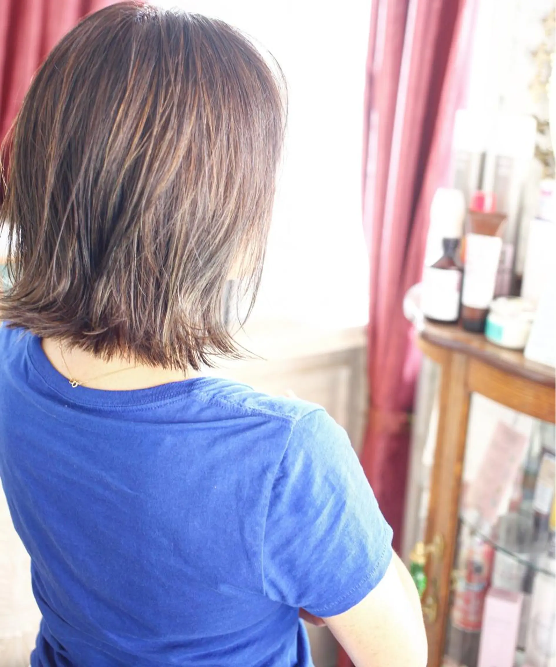 ショート カラー ヘアアレンジ 切りっぱなしボブ アッシュ グラデーションカラー ハイライトカラー ボブ Mariana/ 鶴原-ハイライトのヘアスタイル