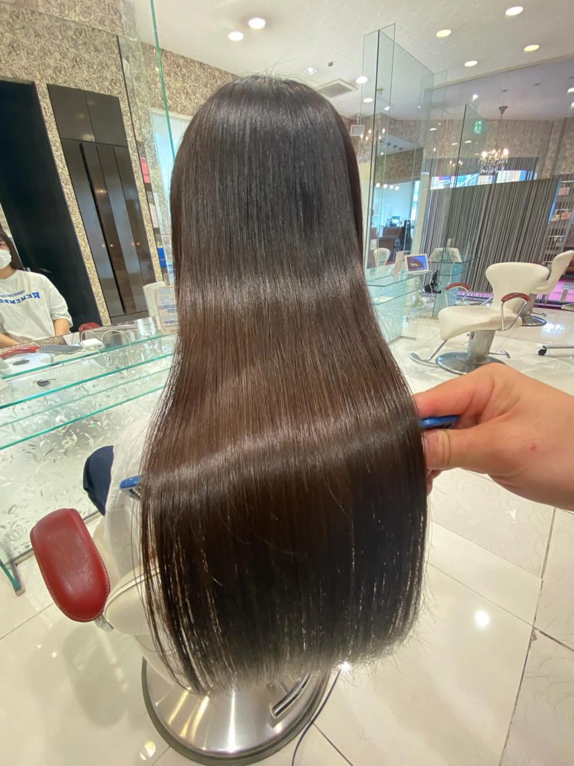 ロング ムトウセイマ/ 縮毛矯正/ブリーチのヘアスタイル