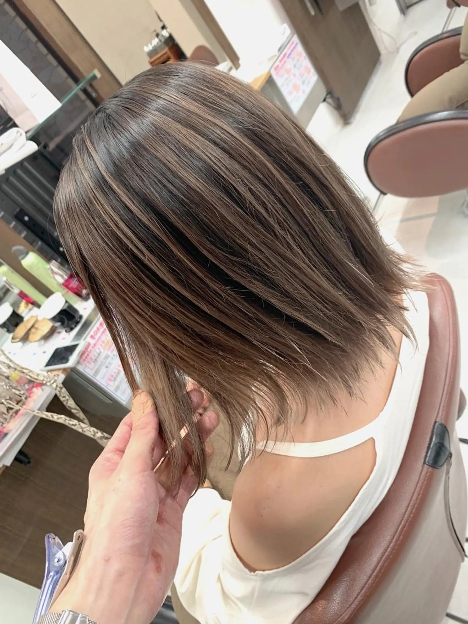 ショート カラー バレイヤージュ ハイライトカラー ハイライト レイヤーカット ショートヘア circus by KENJE 町田店のヘアスタイル