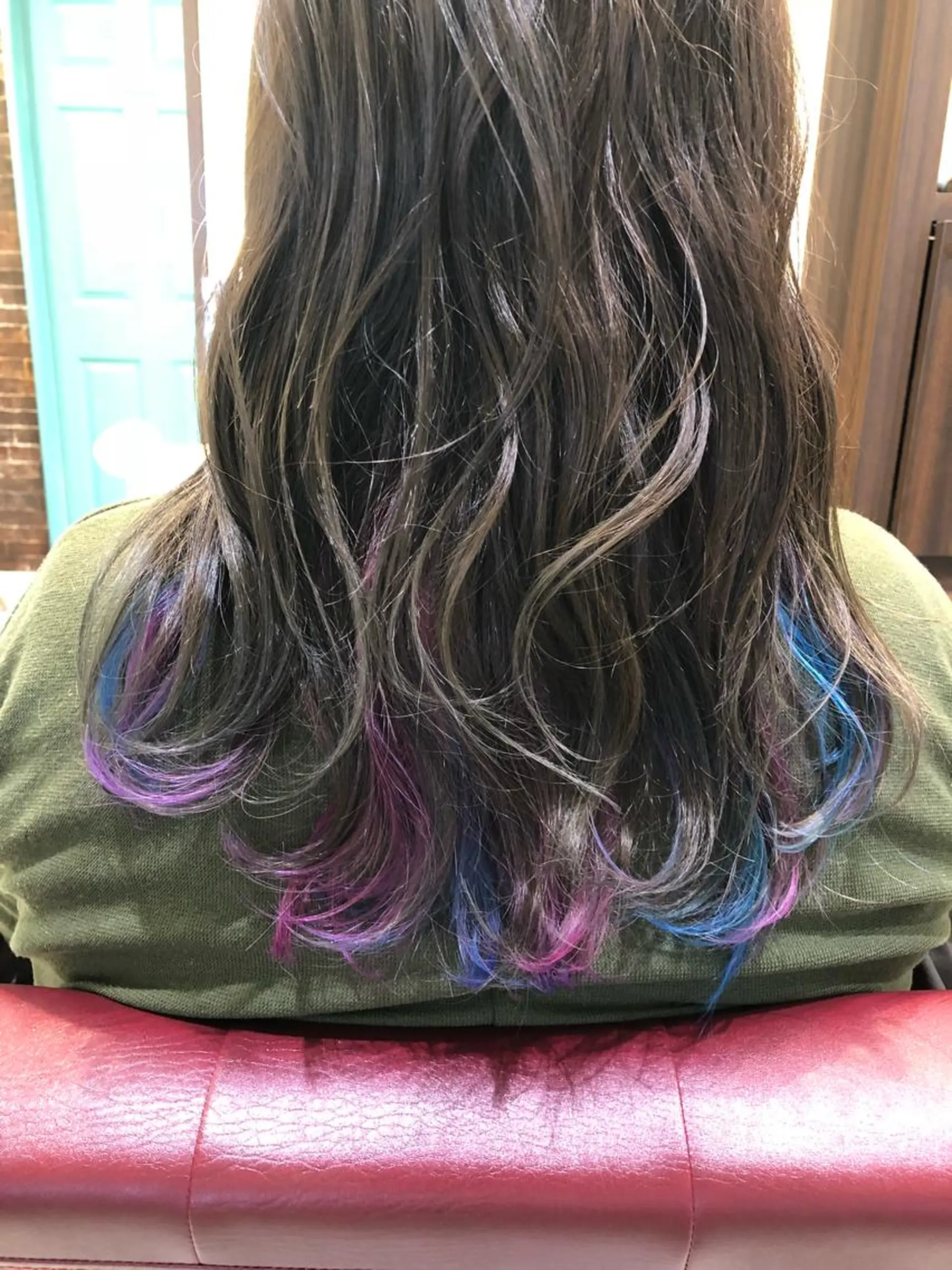 セミロング カラー インナーカラー ユニコーンカラー 松本 明日可のヘアスタイル