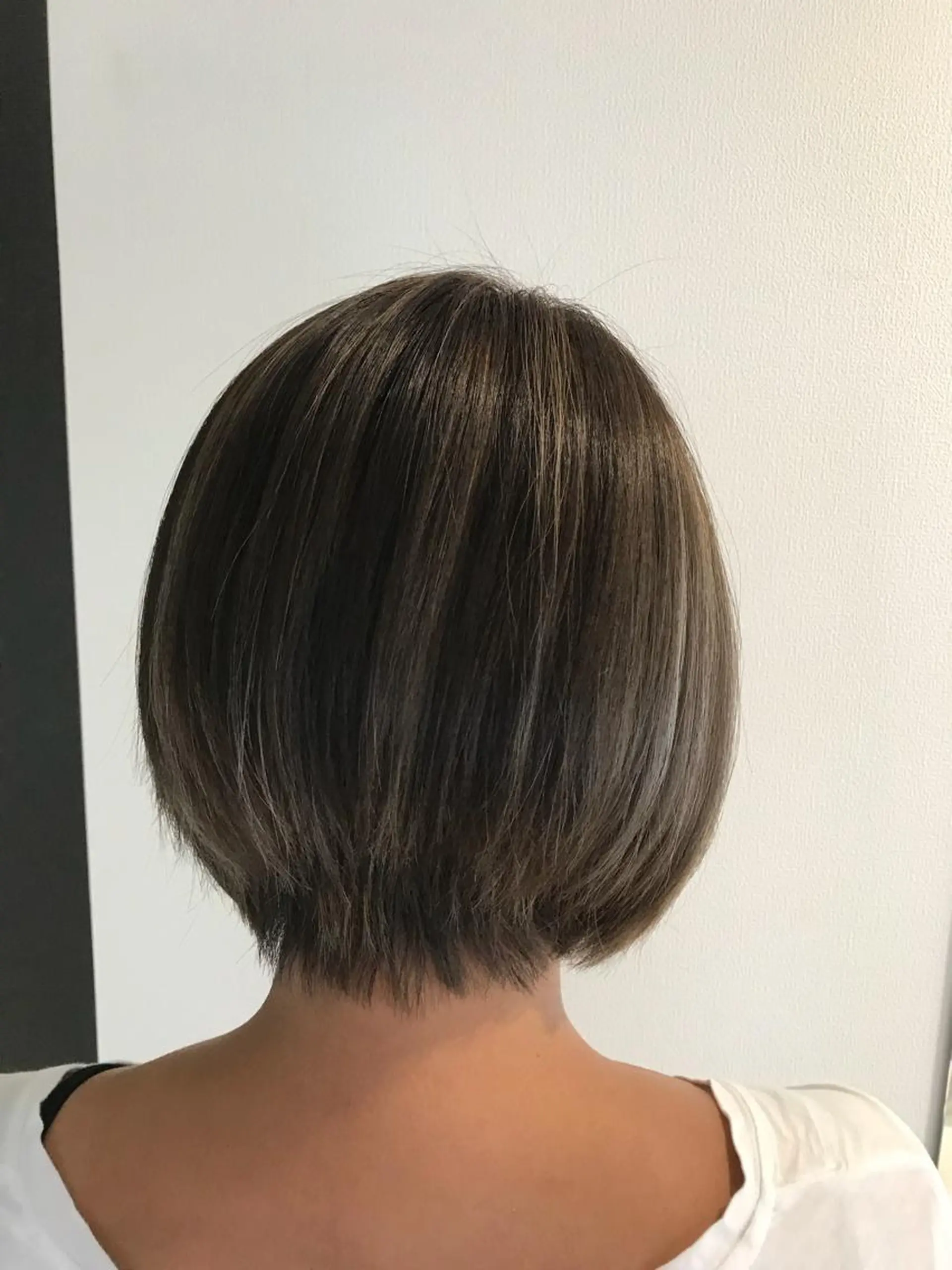 ショート カラー アッシュ アッシュグレー ハイライトカラー ハイライト ヘアカラー 🔹TOMO🔹 圧倒的経験値🔹のヘアスタイル