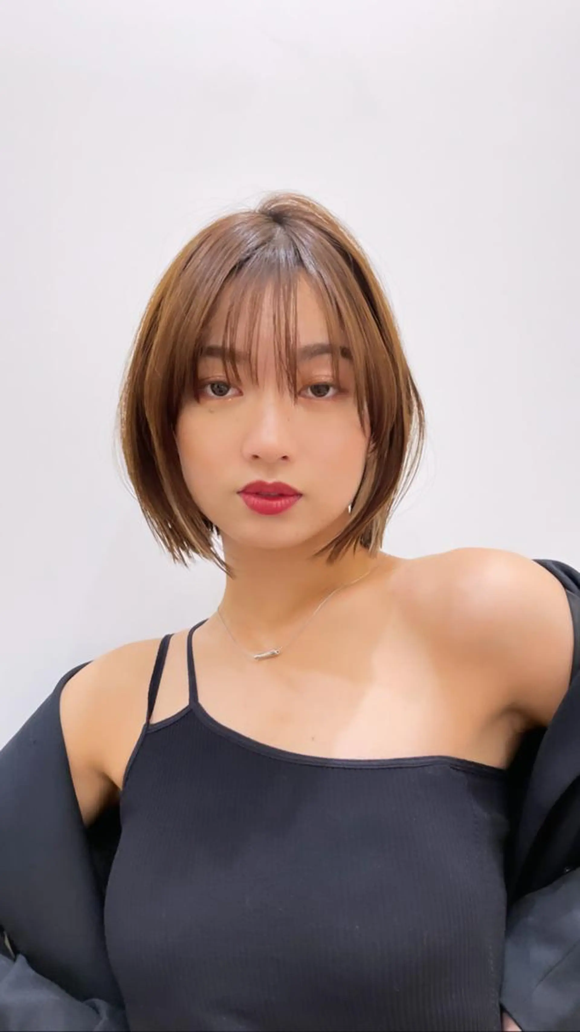 ミディアム カラー 切りっぱなしボブ ショートボブ ボブレイヤー ベージュカラー ハイトーンカラー 🌿レイヤー/ブリー チ/🌿‬JINのヘアスタイル