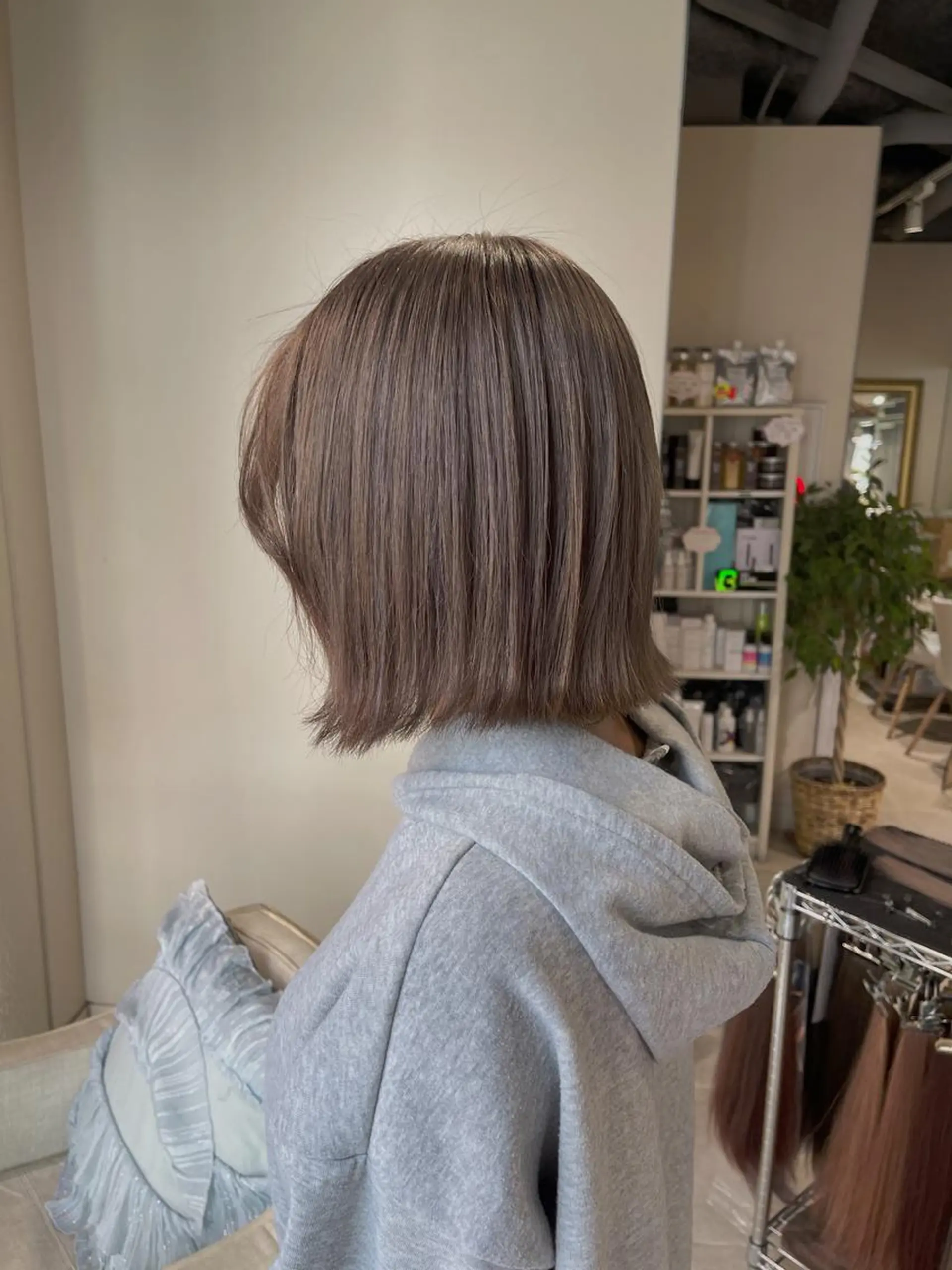 ミディアム カラー ヘアカラー トリートメント ムラ修正.ホワイト エクステ🤍アミルのヘアスタイル