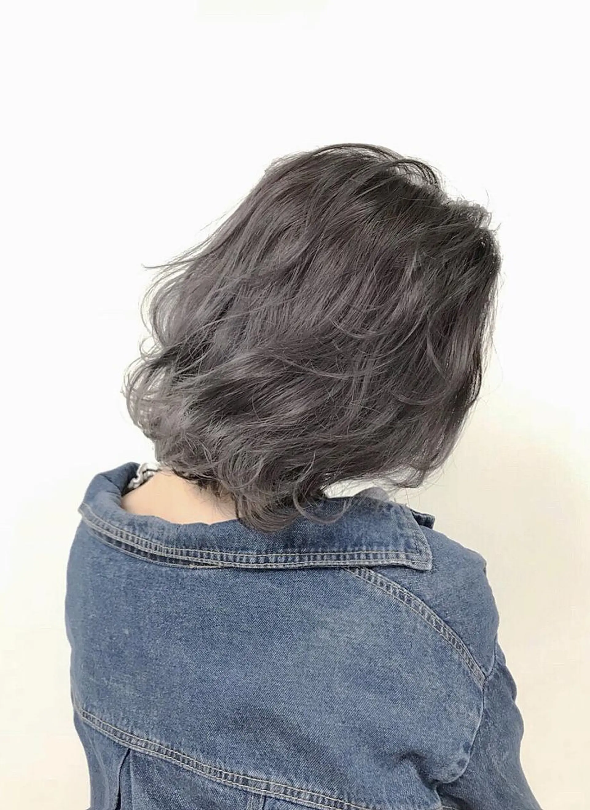 ミディアム カラー パーマ バレイヤージュ ブルーカラー ブルージュ グラデーションカラー ハイライトカラー 西藤 葵のマツエク・マツパデザイン