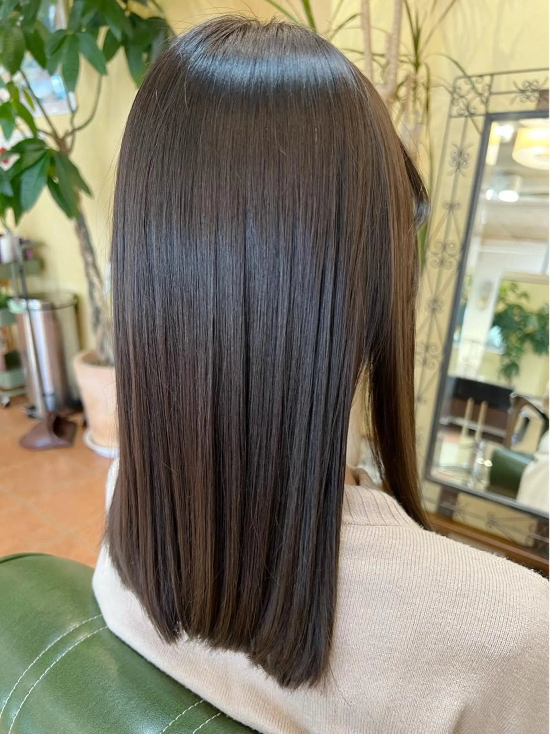 セミロング カラー 石井 佑樹のヘアスタイル