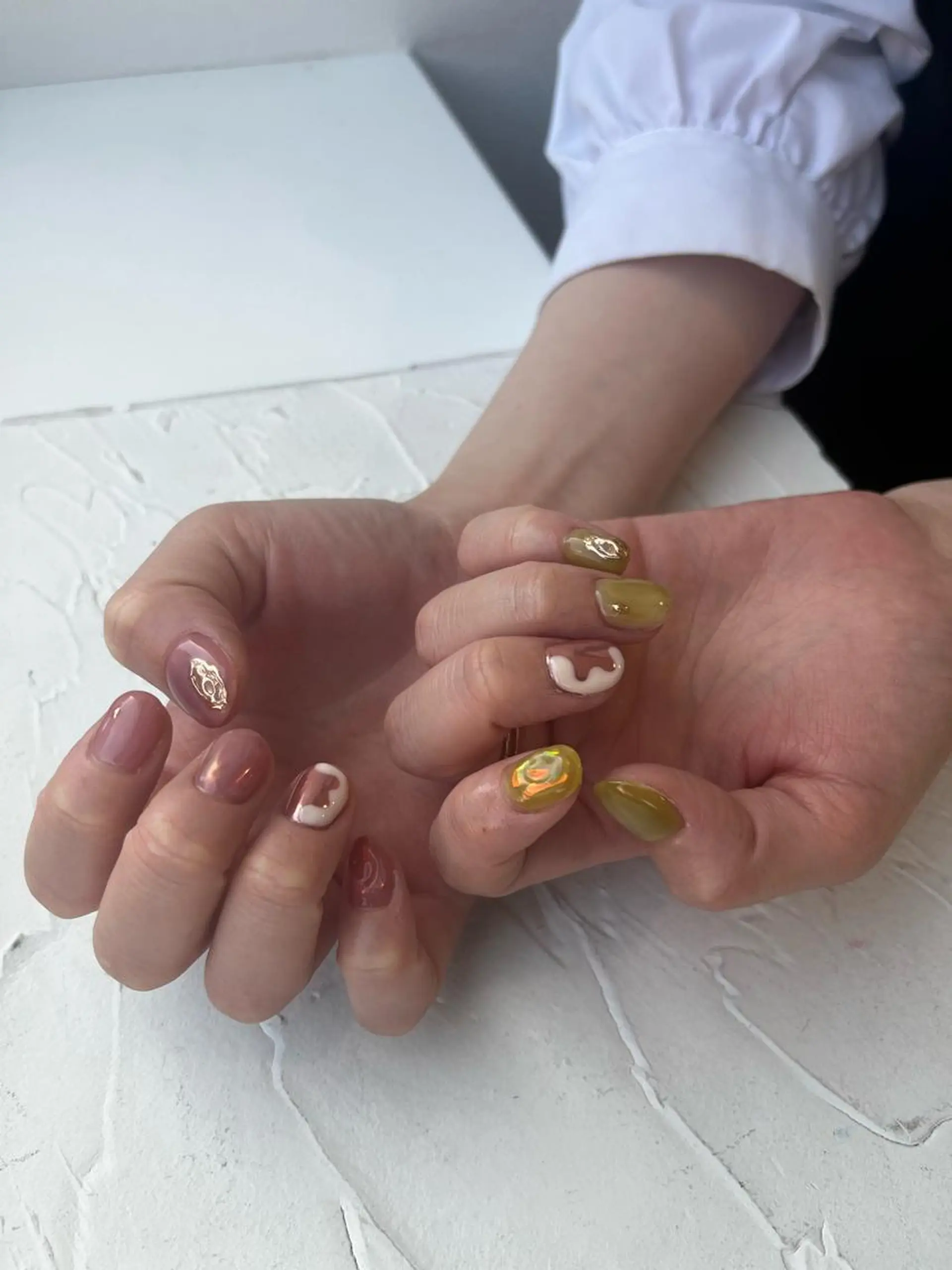 ネイル 氷ネイル・うるうるネイル ニュアンスネイル 小川 奈々花のネイルデザイン