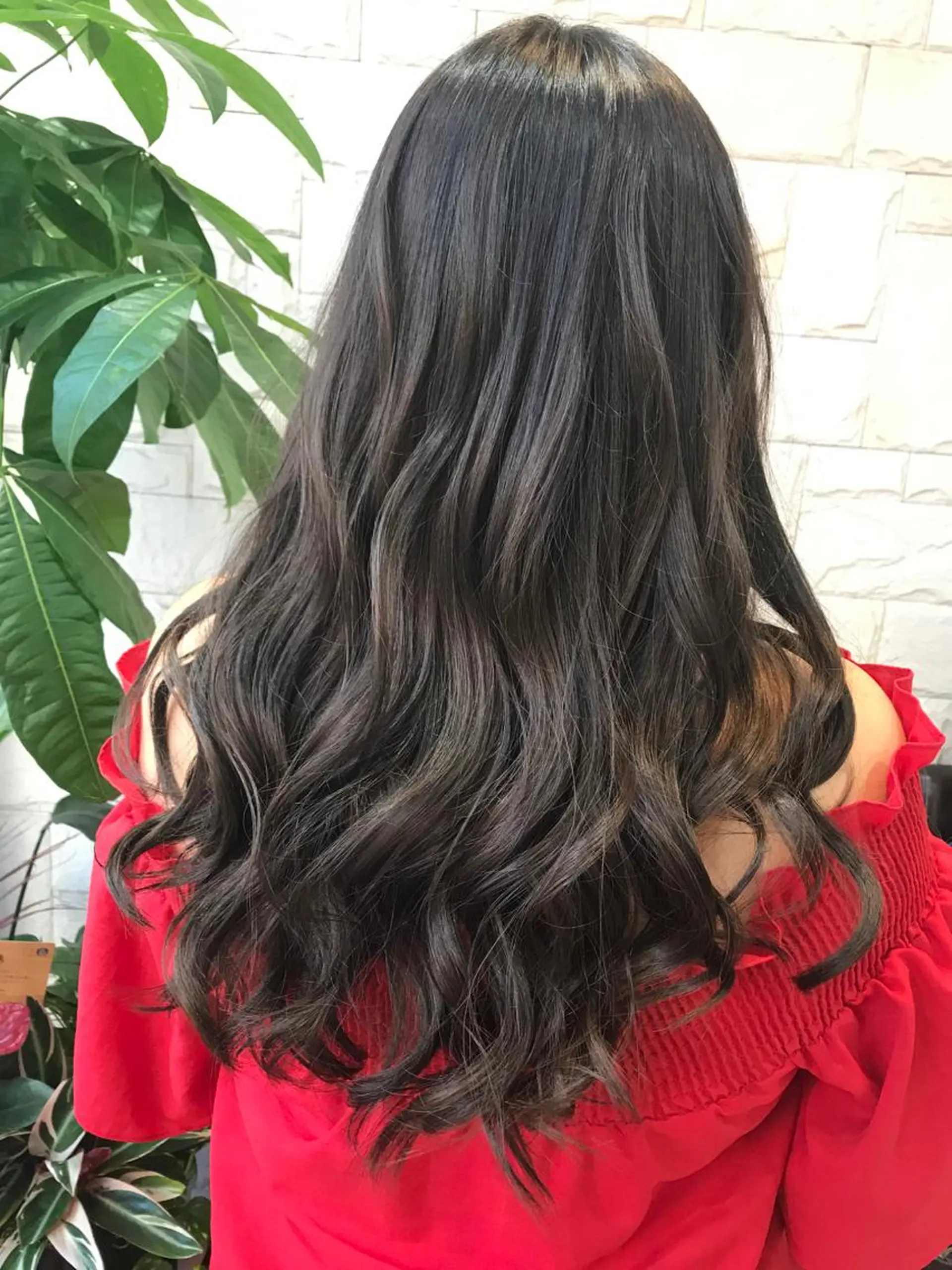 セミロング カラー くせ毛 外国人風カラー 伸ばしかけ 髪質改善 艶髪🔵ﾌｾﾅｵﾔのヘアスタイル