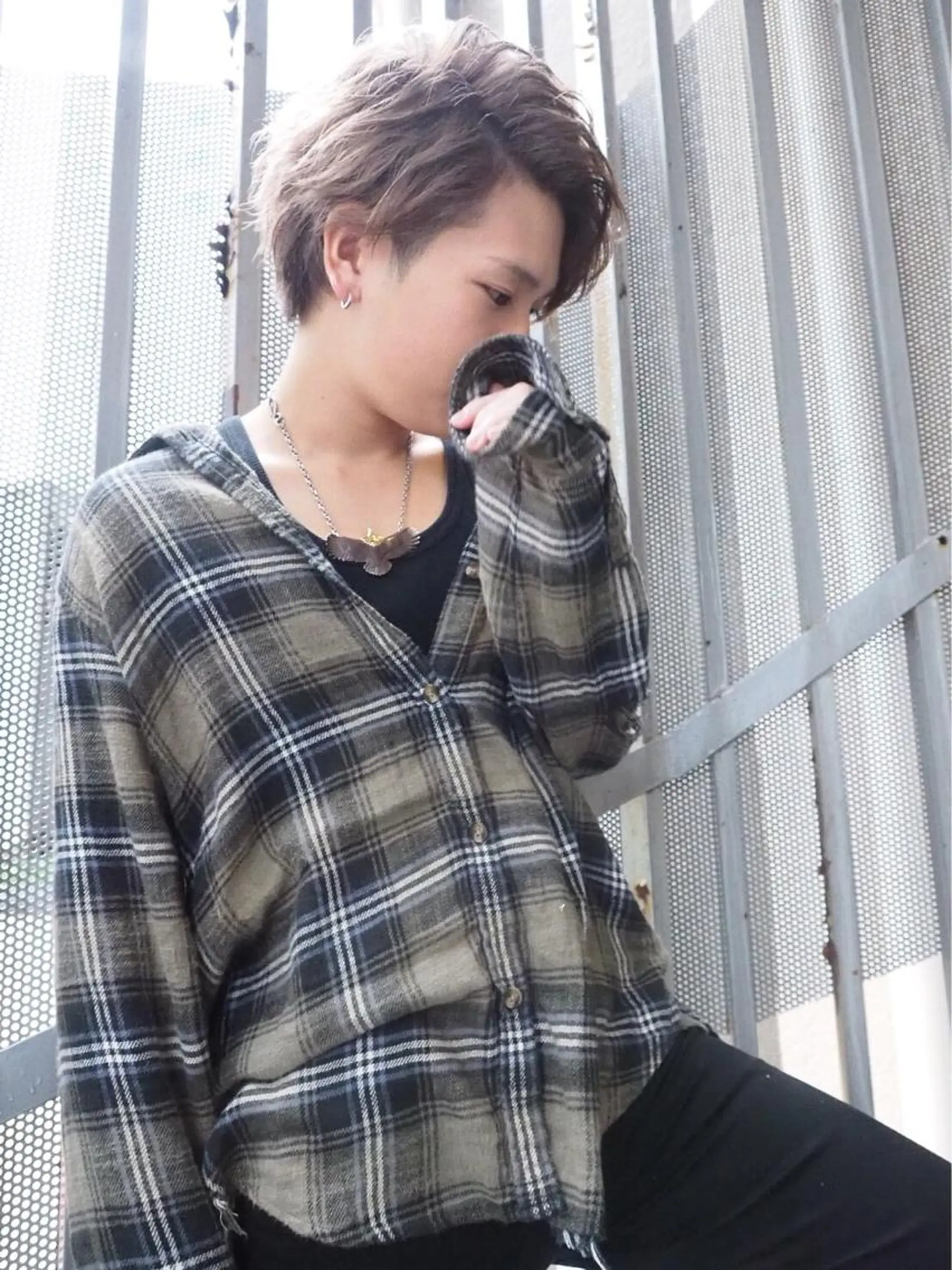 ショート カラー メンズ カット ヘアカラー 假屋 航のヘアスタイル