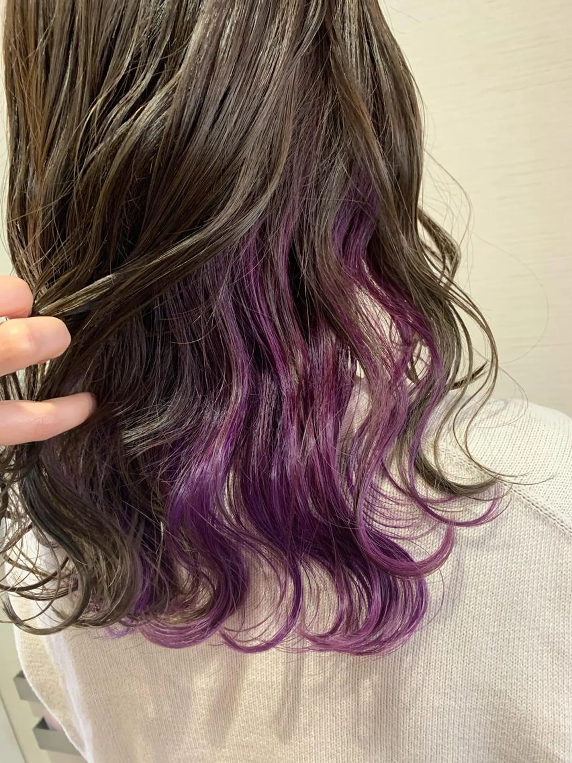 セミロング カラー 蓮見  友里のヘアスタイル