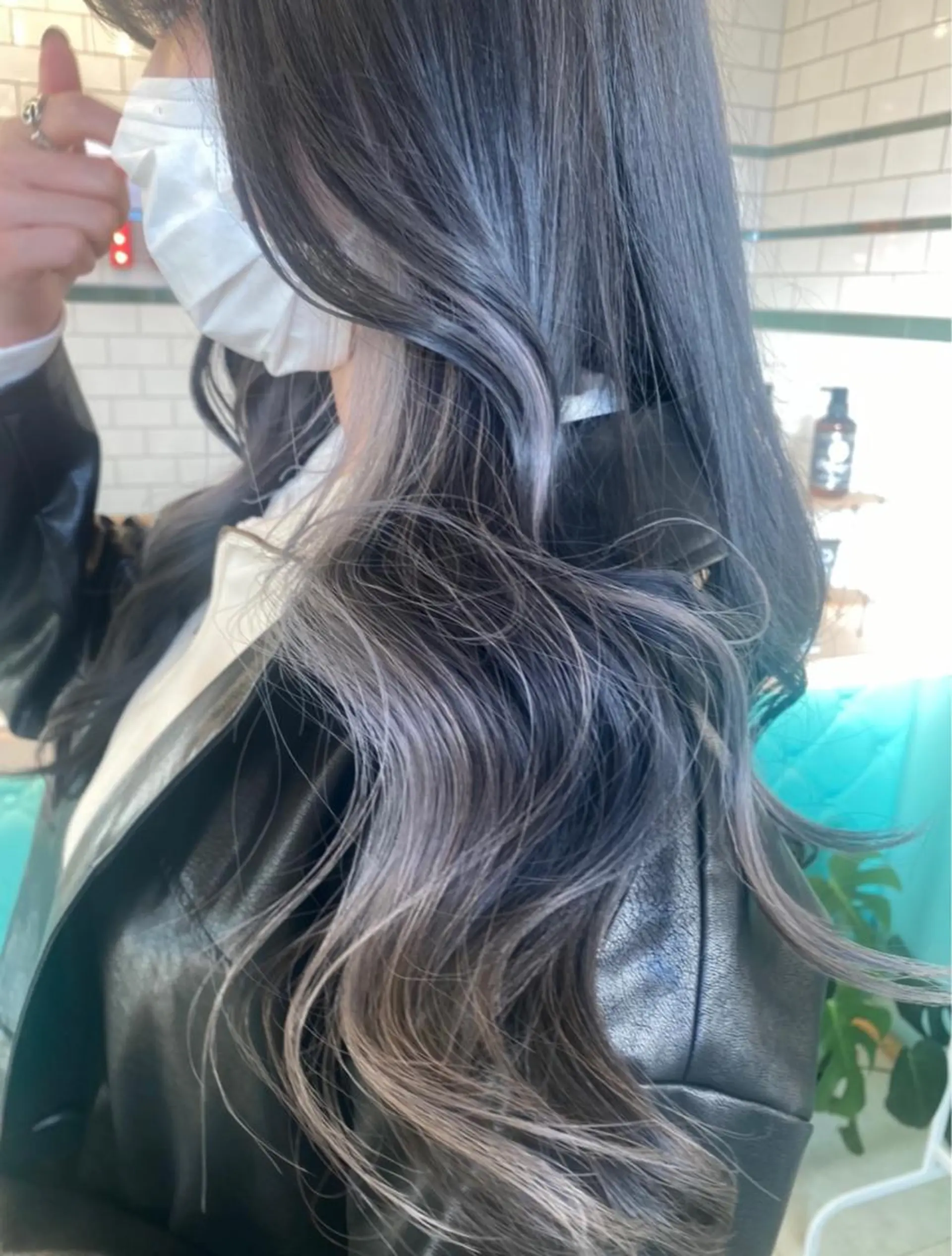 ロング カラー インナーカラー シルバー ホワイトシルバー ヘアカラー ma naのヘアスタイル