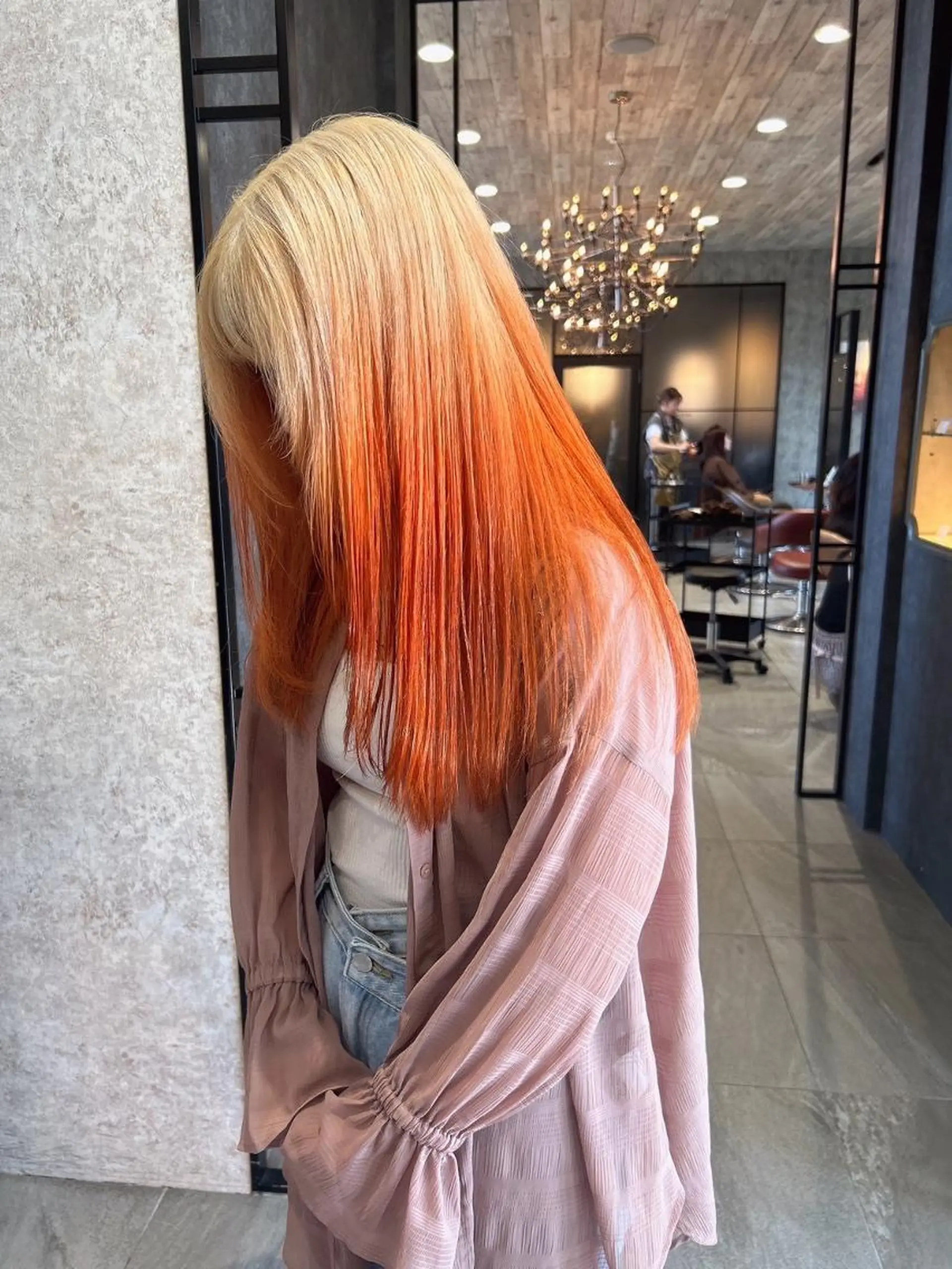 カラー セミロング ヘアアレンジ ブロンド ハイトーンカラー シルバー ハイトーンベージュ 新潟/Manamiのヘアスタイル