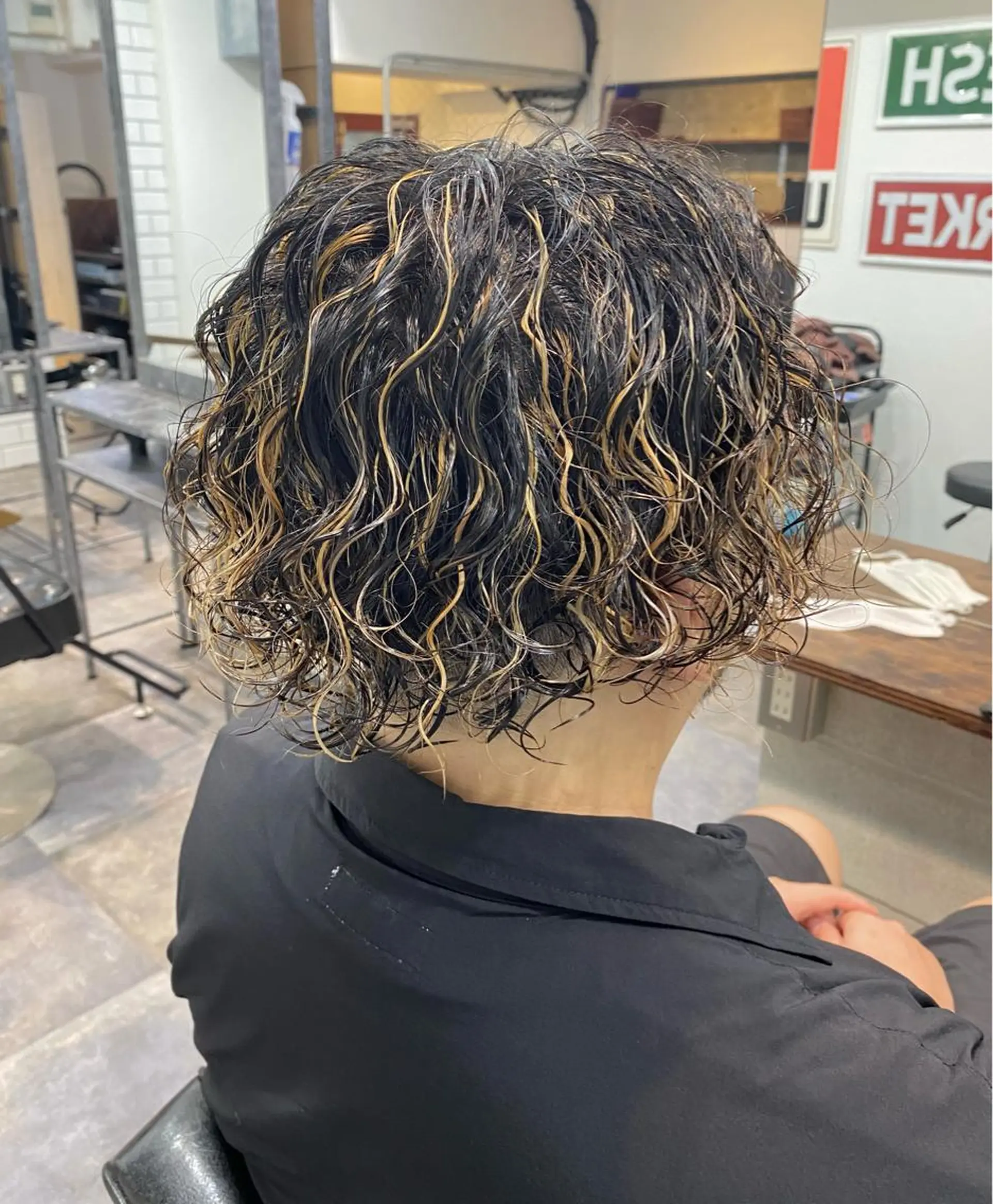 パーマ メンズ メンズハイライト ボブとパーマの達人 /美容室難民の方是非のヘアスタイル