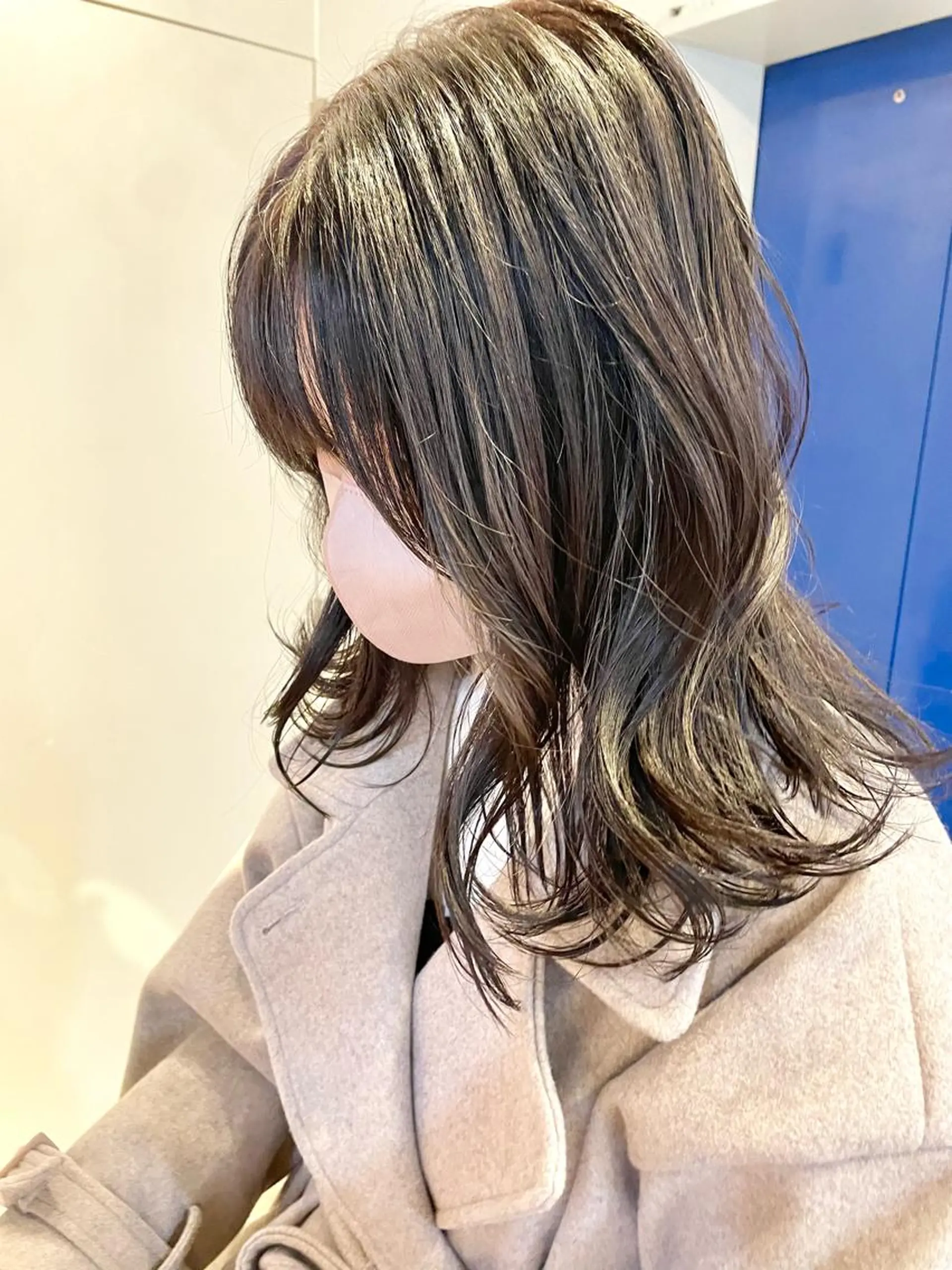 ミディアム カラー グレージュ カット ヘアカラー トリートメント レイヤー／似合わせ TAKUYAのヘアスタイル