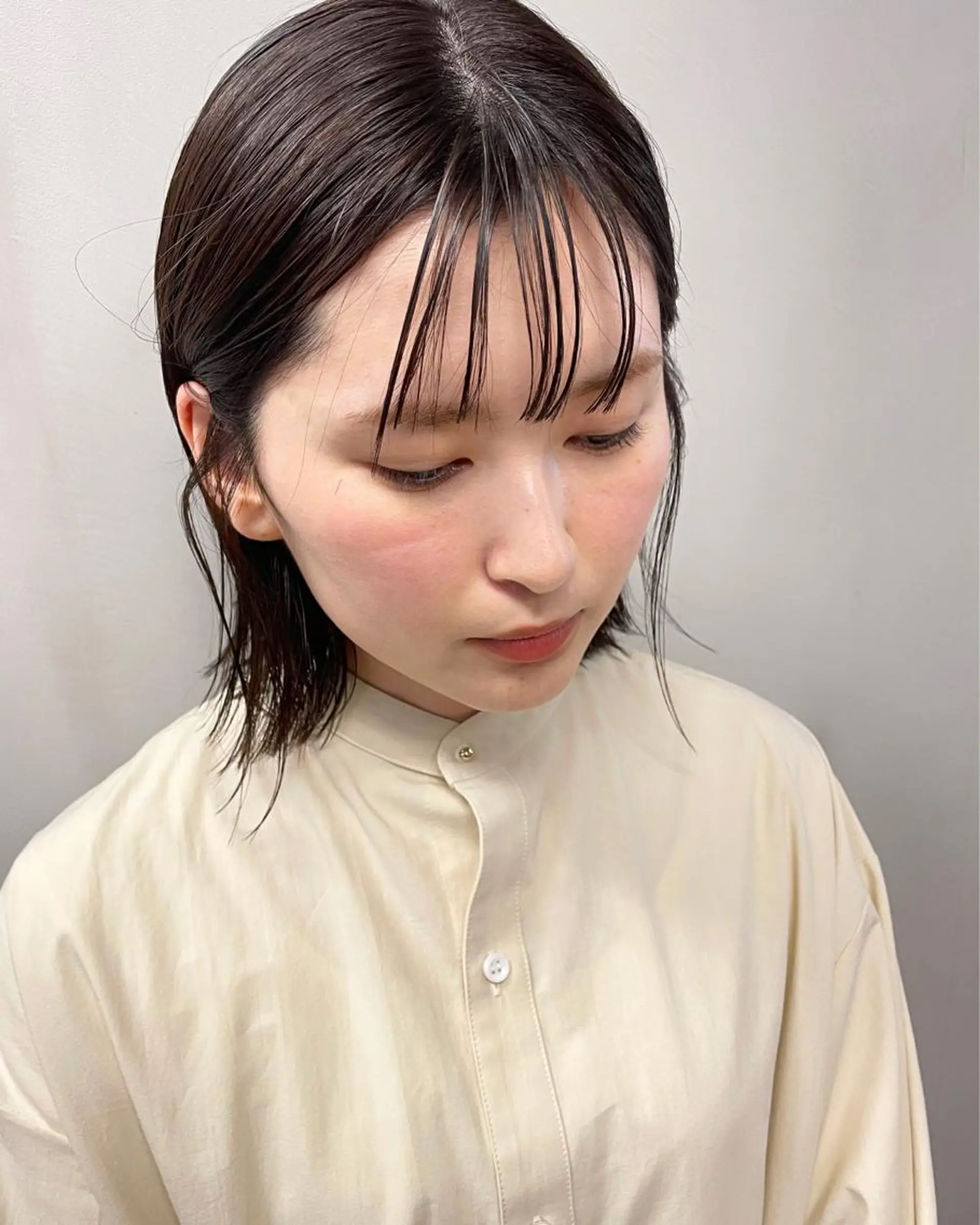 ミディアム カラー パーマ ベージュカラー オリーブベージュ カット ヘアカラー トリートメント tatsumi/ボブ ウルフ/レイヤーのヘアスタイル